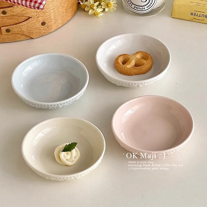 Strawberry Relief Small Dish,Home Exquisite Snack Dish,Beautiful Dipping Sauce Seasoning Vinegar Dish,Practical Kitchen Item
Strawberry Relief Small Dish,Home Exquisite Snack Dish,Beautiful Dipping Sauce Seasoning Vinegar Dish,Practical Kitchen Item