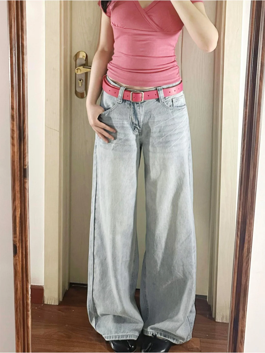 American Style High Waist Wide Leg Jeans Women's Summer New Lazy Style Loose Fit Washed out Vintage Blue Jeans Slimming
American Style High Waist Wide Leg Jeans Women's Summer New Lazy Style Loose Fit Washed out Vintage Blue Jeans Slimming