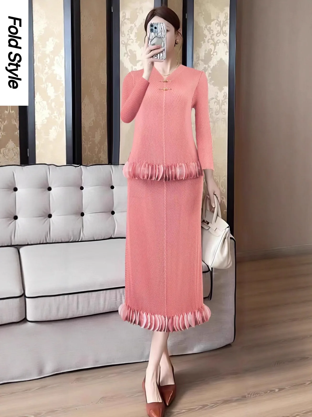 Miyake французский темперамент элегантный модный простой трехмерный комплект для сращивания осенний новый тонкий однотонный комплект из двух предметов для женщин
Miyake французский темперамент элегантный модный простой трехмерный комплект для сращивания осенний новый тонкий однотонный комплект из двух предметов для женщин