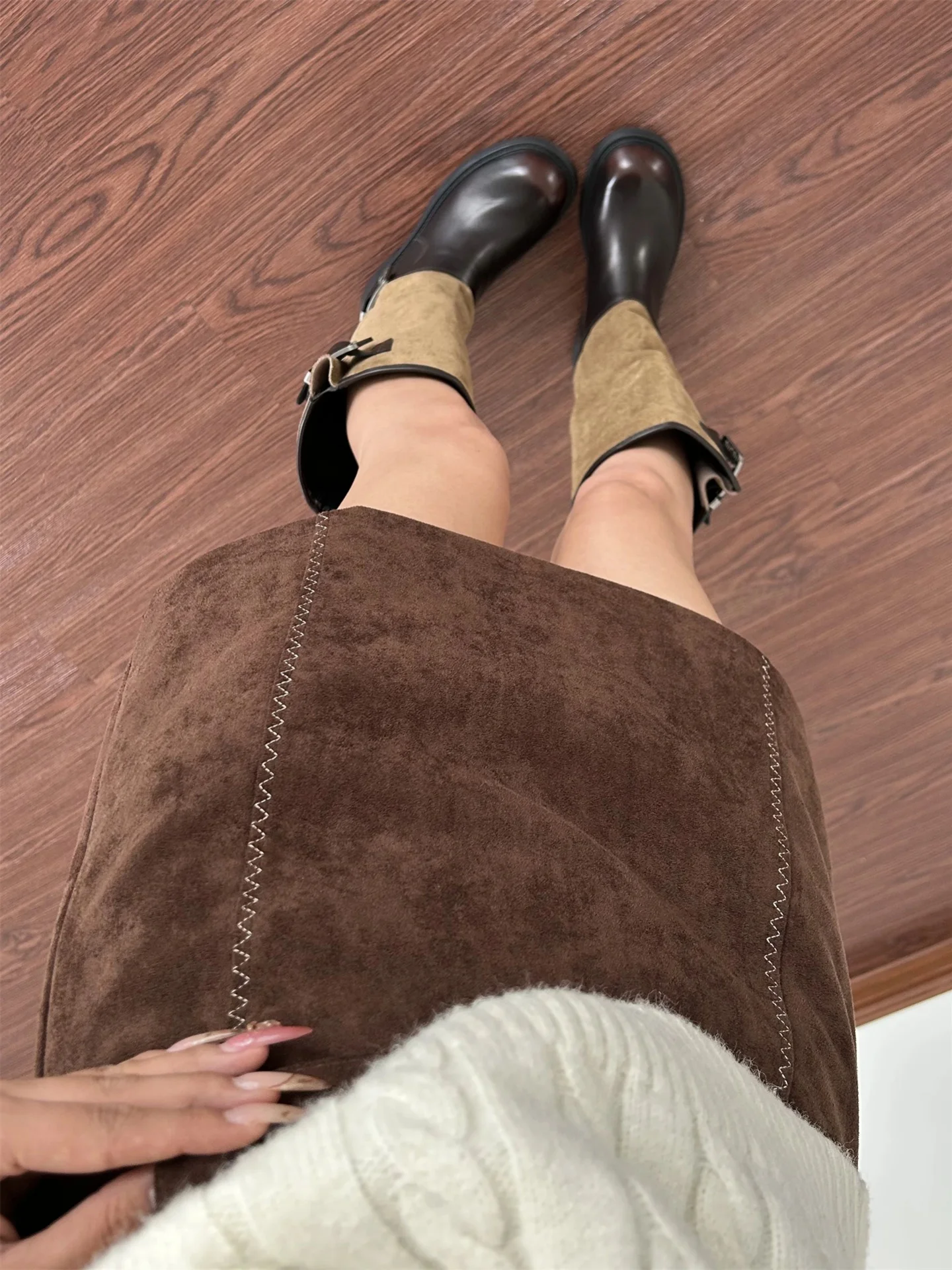 Карамельная замшевая юбка А-силуэта с завышенной талией, женская, с защитой от просвечивания, утягивающая, в корейском стиле, до колена, для создания весеннего образа
Карамельная замшевая юбка А-силуэта с завышенной талией, женская, с защитой от просвечивания, утягивающая, в корейском стиле, до колена, для создания весеннего образа