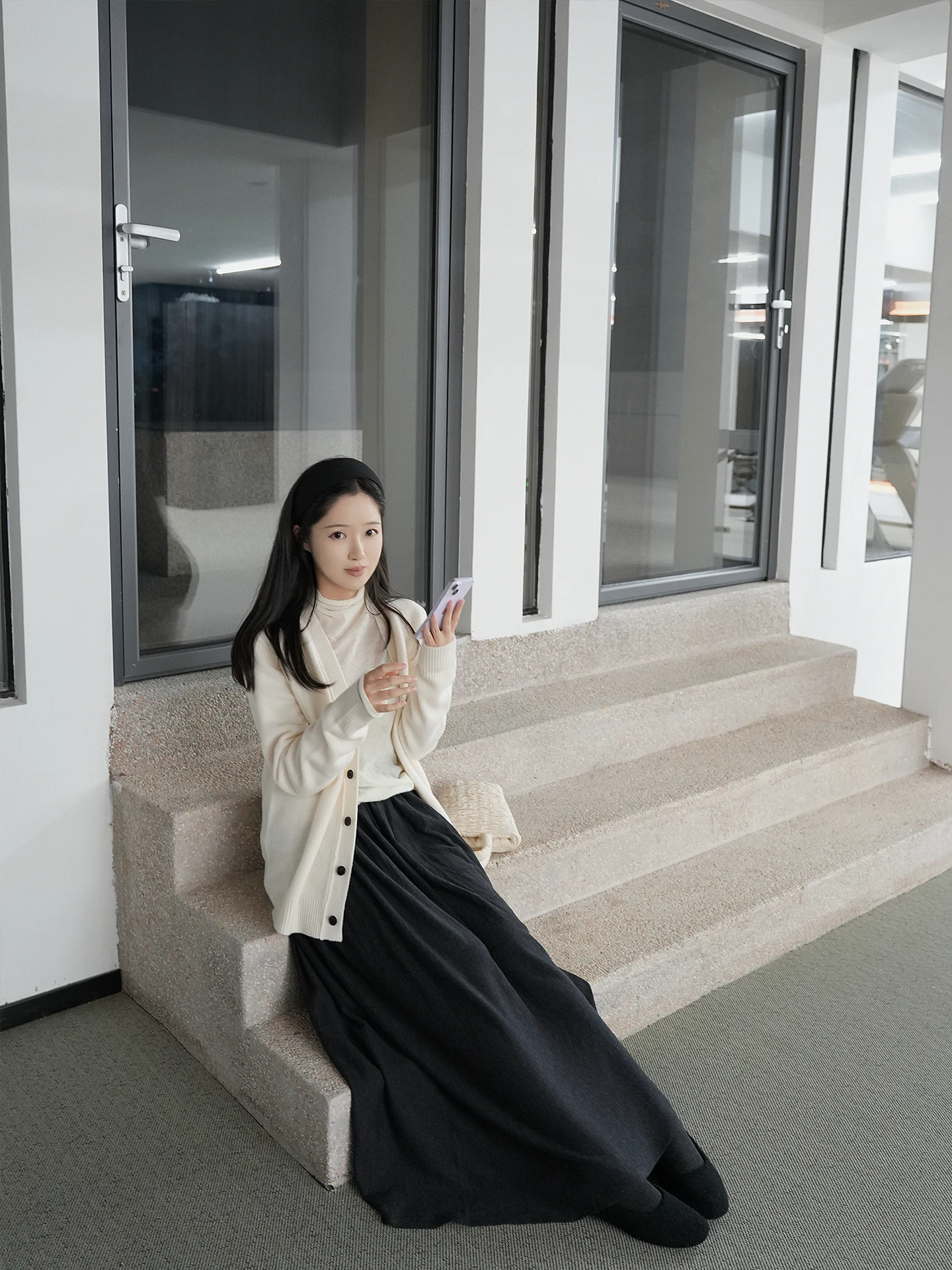 Высококачественный вязаный свитер-пальто для женщин: повседневный, с контрастными цветами, без воротника, теплый, толстый, с длинными рукавами, для делового стиля
Высококачественный вязаный свитер-пальто для женщин: повседневный, с контрастными цветами, без воротника, теплый, толстый, с длинными рукавами, для делового стиля