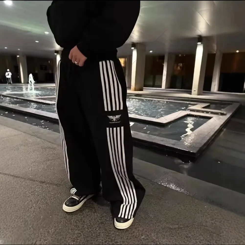 American Retro Casual Faion High Waist Loose Straight Leg Sports Pants Asymmetrical Design Printed Other Material
American Retro Casual Faion High Waist Loose Straight Leg Sports Pants Asymmetrical Design Printed Other Material