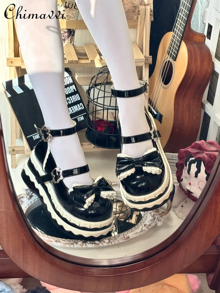 Original Lolita Thick Platform Shoes Women 2025 Autumn New Sweet Bowknot Girl Lady Temperament Princess High Heels Pumps
Original Lolita Thick Platform Shoes Women 2025 Autumn New Sweet Bowknot Girl Lady Temperament Princess High Heels Pumps
