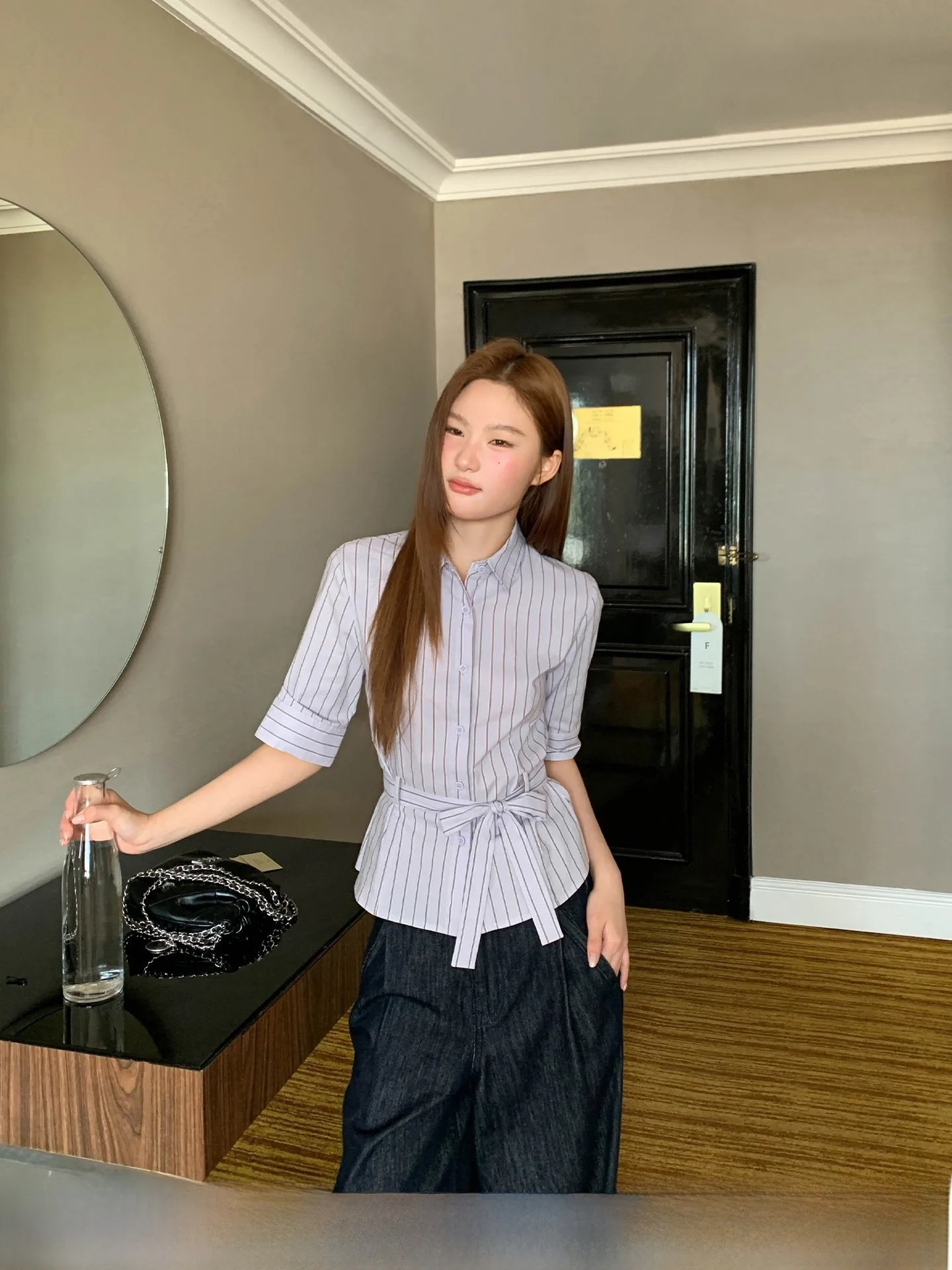 Elegant Gentle Style Striped Shirt Two Colors Shoulder Fit Waist Design Cotton Blend Fabric Casual Wear for Young Women
Elegant Gentle Style Striped Shirt Two Colors Shoulder Fit Waist Design Cotton Blend Fabric Casual Wear for Young Women