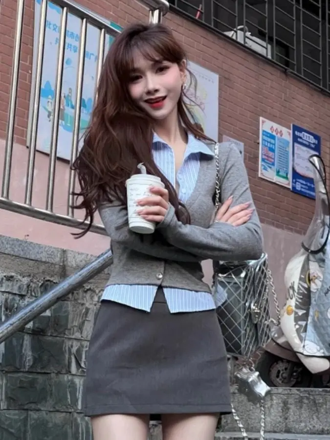 Korean Design Striped Patchwork Slim Fit Long Sleeve Shirt Women's Fashion Spring New Waist Cinching Top Trendy Commute Style
Korean Design Striped Patchwork Slim Fit Long Sleeve Shirt Women's Fashion Spring New Waist Cinching Top Trendy Commute Style