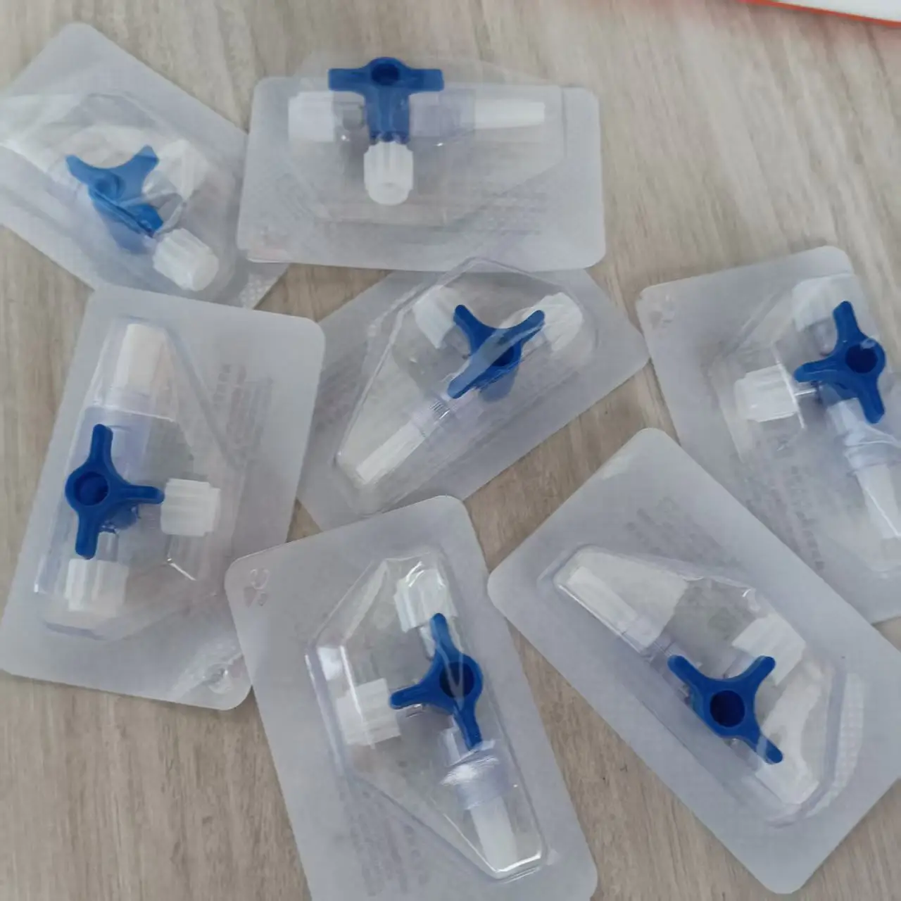 50pcs/boxMedical EO Sterile 3 Way Tube Connector Stopcock With Luer Lock Valve Three Way Stop Cock Of Hospital
50pcs/boxMedical EO Sterile 3 Way Tube Connector Stopcock With Luer Lock Valve Three Way Stop Cock Of Hospital