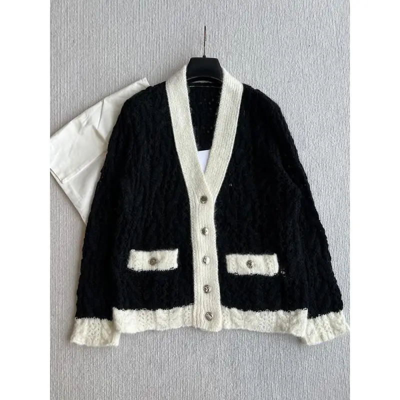20205 Hollow Black And White Color Block Classic Mohair Sweater Princess Style Sweater
20205 Hollow Black And White Color Block Classic Mohair Sweater Princess Style Sweater
