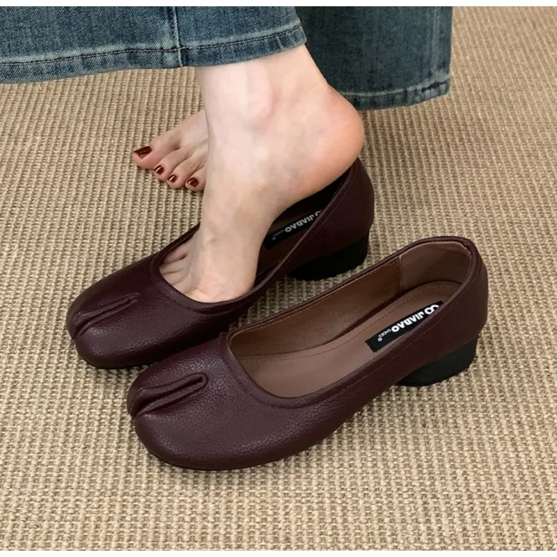 Microfiber Leather Split Toe Women Pumps Fashion Pleated Designer Low Heeled Tabi Soft Soles Loafers Casual Shoes Dance Shoes
Microfiber Leather Split Toe Women Pumps Fashion Pleated Designer Low Heeled Tabi Soft Soles Loafers Casual Shoes Dance Shoes
