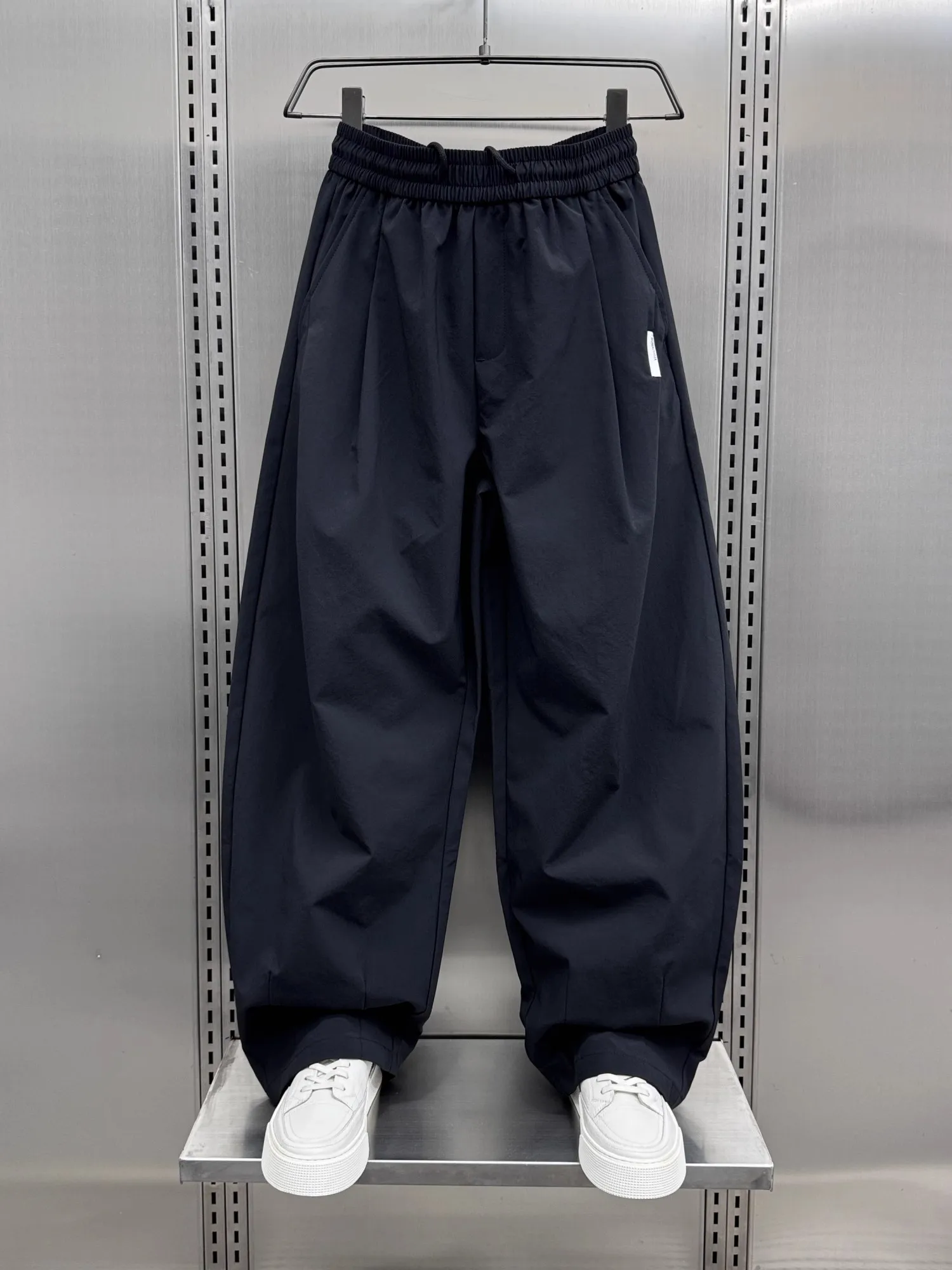 Trendy Brand Men's Casual Pants Spring 2026 Elastic Waist Wide Leg Loose Fit Pure Color Simple Sle Faionable Knife
Trendy Brand Men's Casual Pants Spring 2026 Elastic Waist Wide Leg Loose Fit Pure Color Simple Sle Faionable Knife