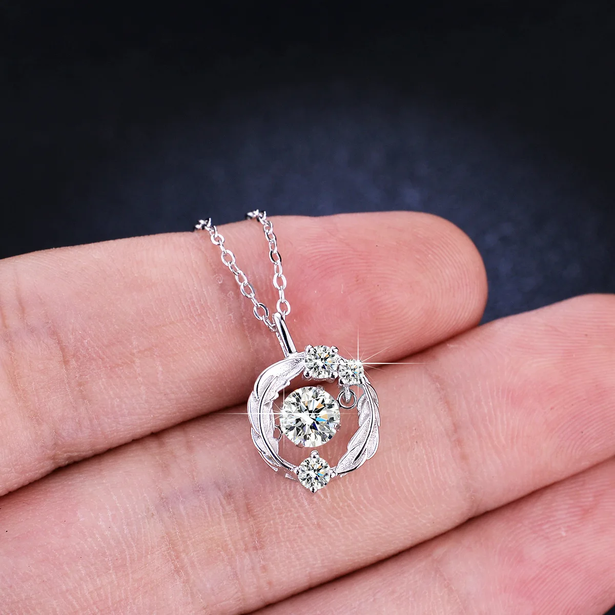 18K Gold Pendant Moissanite Necklace for Women, Dynamic and Luxurious Round Bag, Pulsating Heart Platinum PT950 Pendant
18K Gold Pendant Moissanite Necklace for Women, Dynamic and Luxurious Round Bag, Pulsating Heart Platinum PT950 Pendant