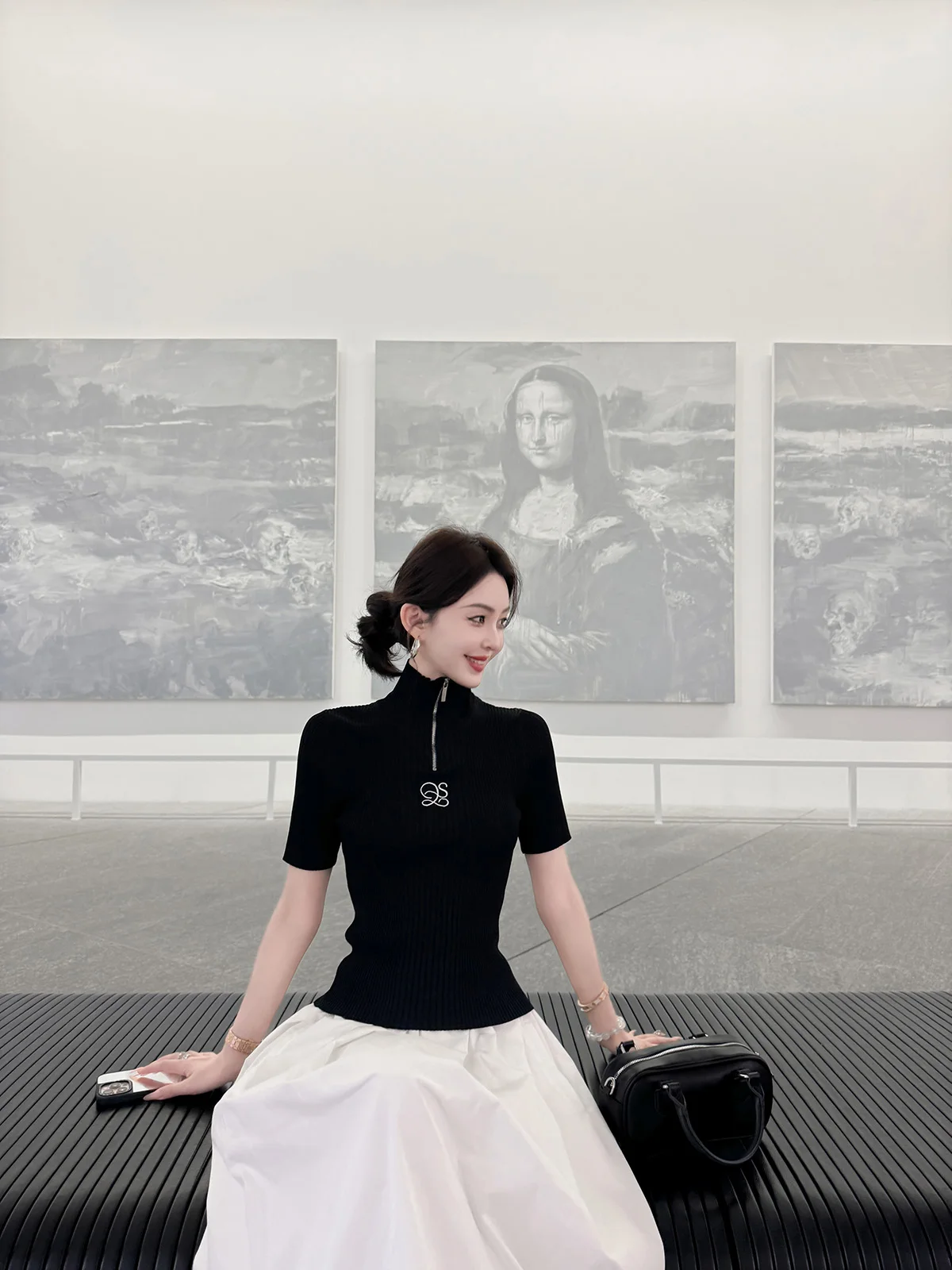 Женский трикотажный свитер с высоким воротником и молнией, из премиальной пряжи, свободного кроя, стандартная длина рукава, весна-осень
Женский трикотажный свитер с высоким воротником и молнией, из премиальной пряжи, свободного кроя, стандартная длина рукава, весна-осень