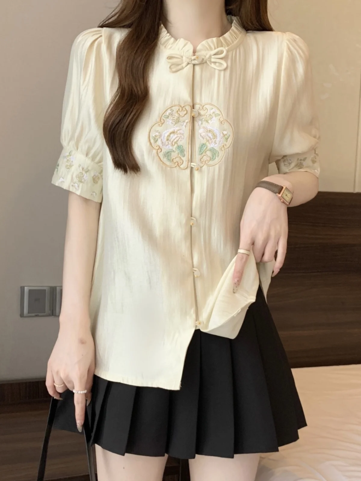 New Chinese Style Short Sleeve Shirts Women's Summer Fashion Big Size Fat MM Slimming National Embroidery Top Tang Costume Sm...
New Chinese Style Short Sleeve Shirts Women's Summer Fashion Big Size Fat MM Slimming National Embroidery Top Tang Costume Sm...