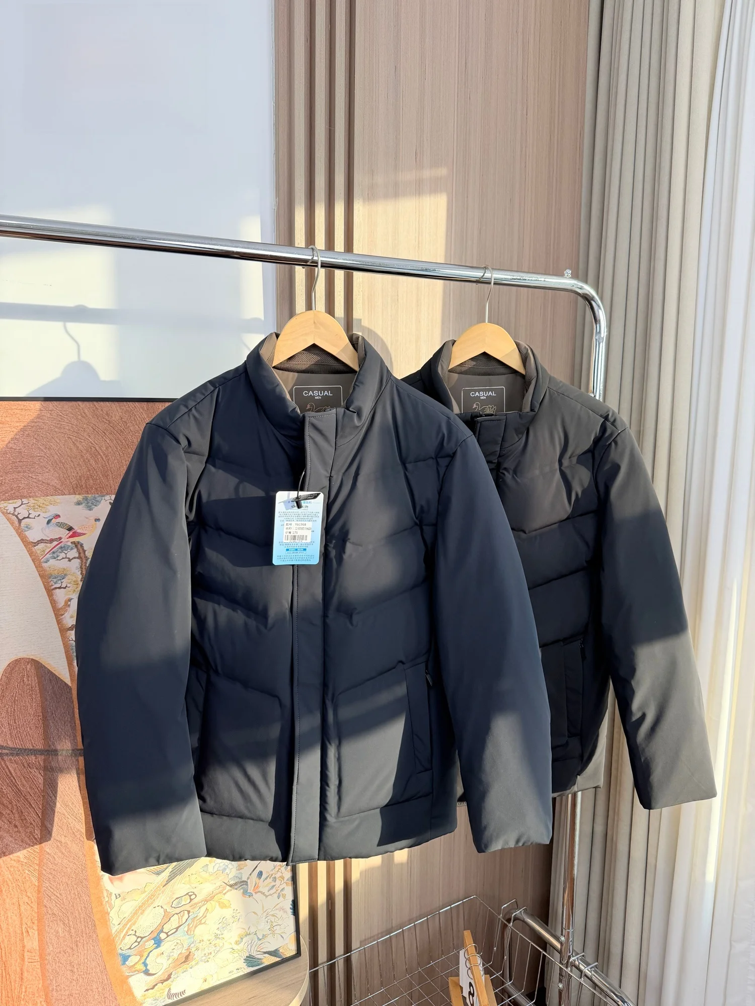 Busin Sle Men's down Jaet Stand Collar Waterproof 90 Du down Filling Thiened Winter Coat Zipper Closure Long Sve
Busin Sle Men's down Jaet Stand Collar Waterproof 90 Du down Filling Thiened Winter Coat Zipper Closure Long Sve