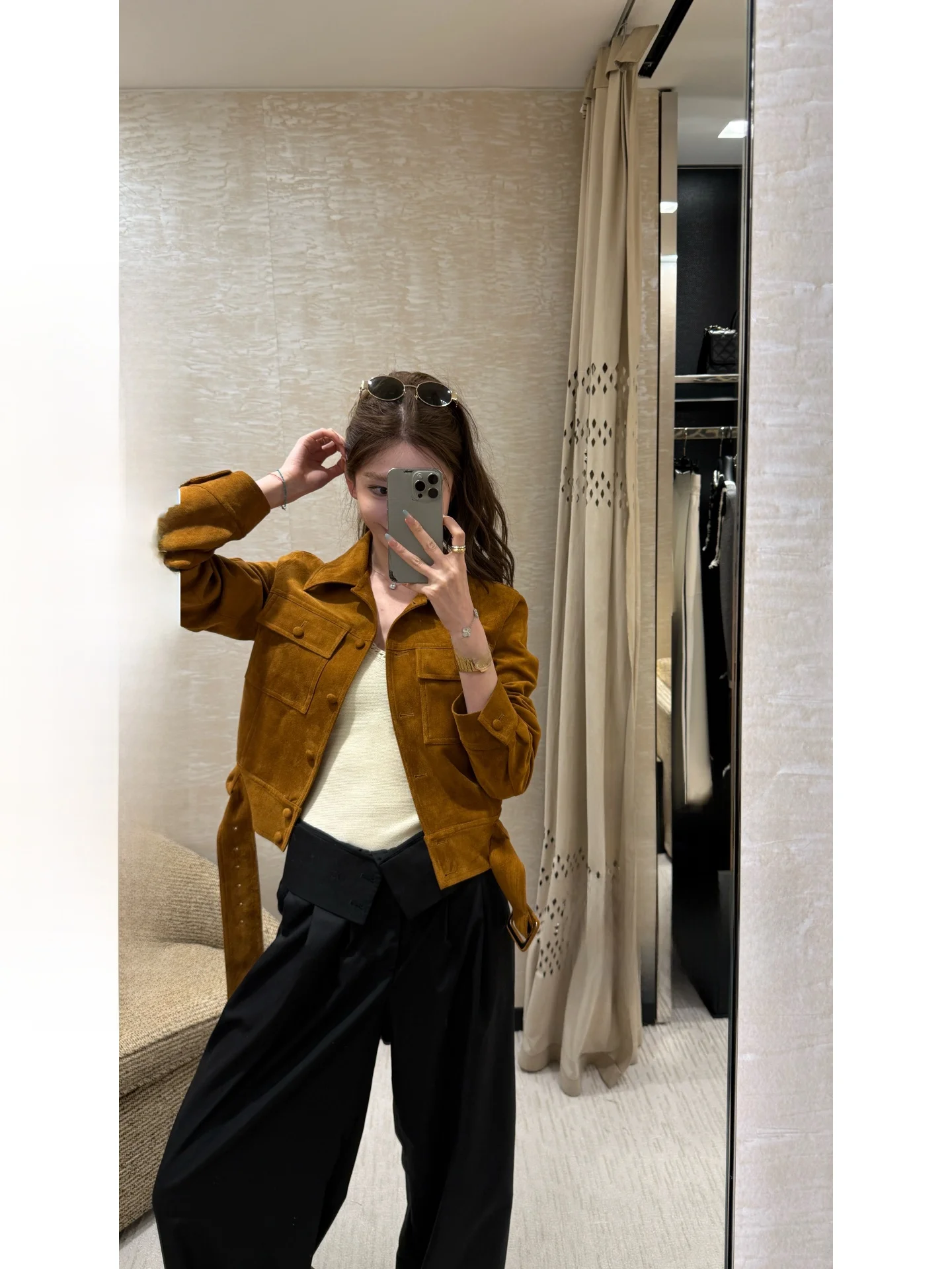 Yangzifan YS1 Retro Suede Jacket Women with Waist Belt Design Casual Slim Fit Polyester Fiber Long Sleeve Short Coat
Yangzifan YS1 Retro Suede Jacket Women with Waist Belt Design Casual Slim Fit Polyester Fiber Long Sleeve Short Coat