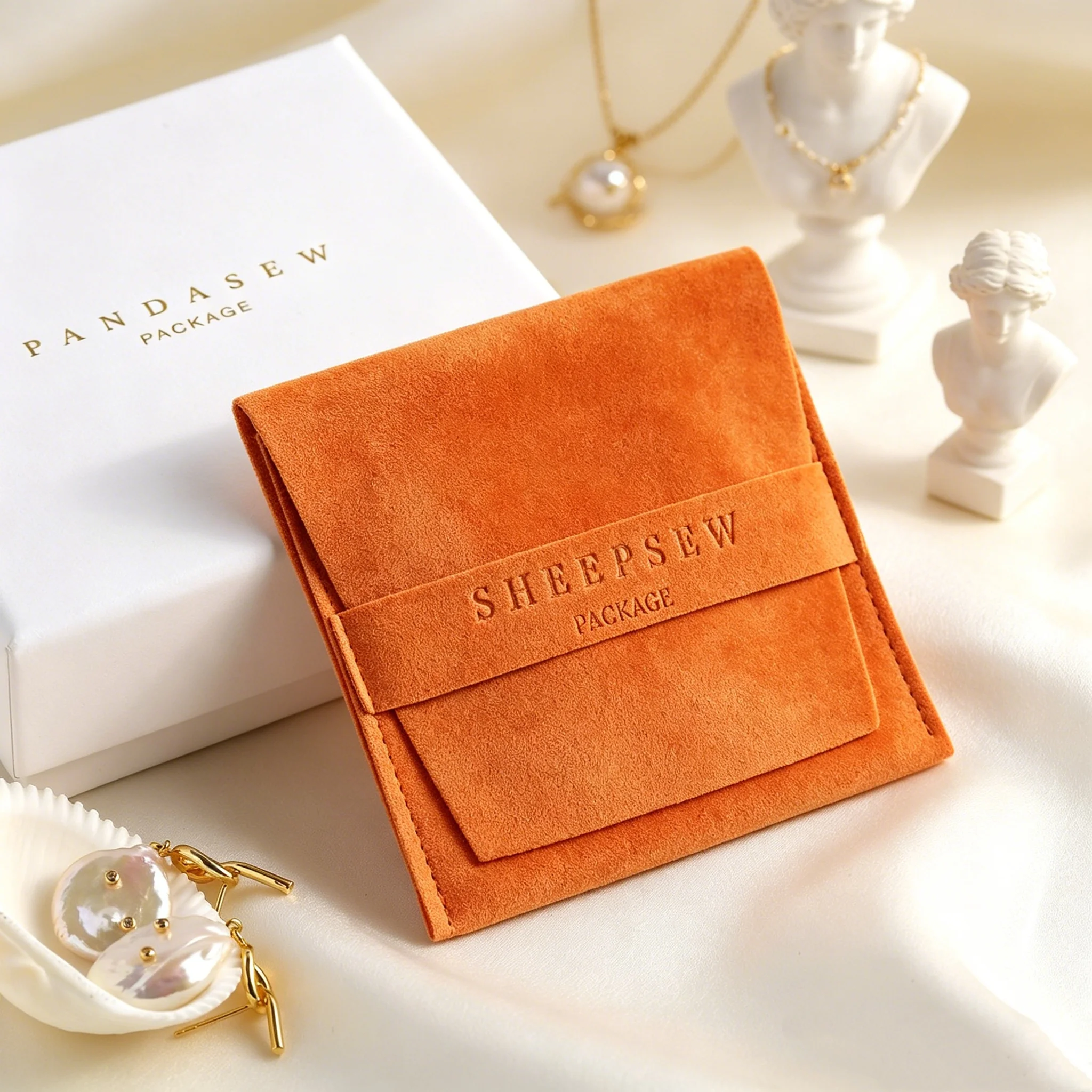 SHEEPSEW 8x8cm Luxury Deboss Custom Logo Microfiber Necklace Bracelet Jewelry Pouch
SHEEPSEW 8x8cm Luxury Deboss Custom Logo Microfiber Necklace Bracelet Jewelry Pouch