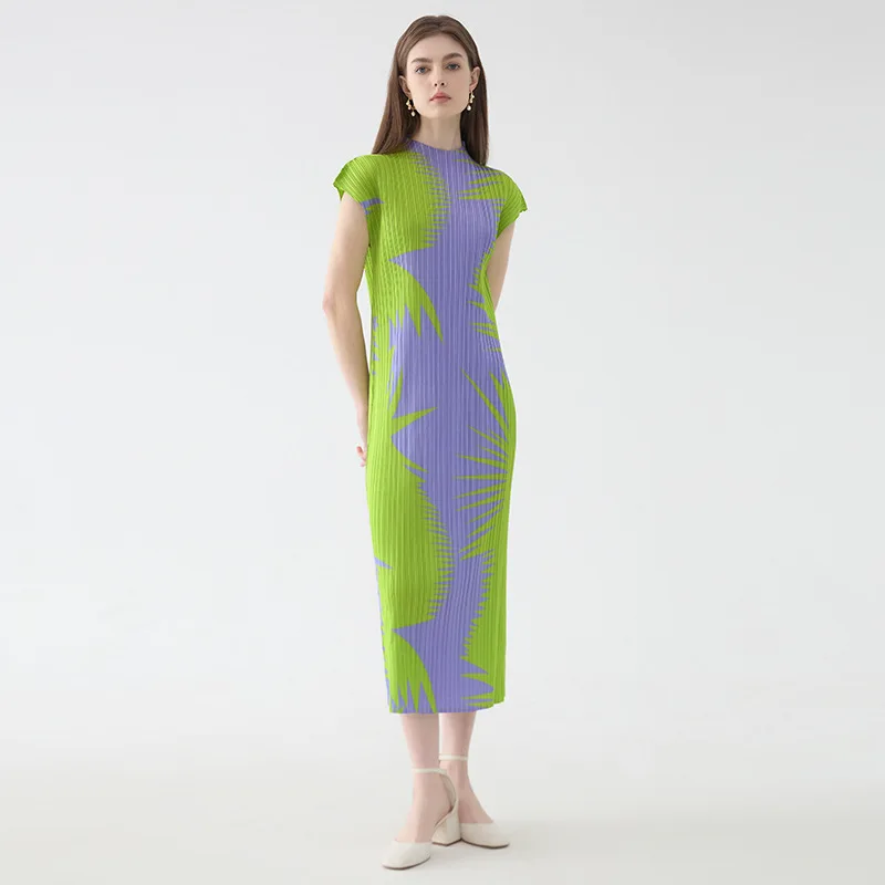 2025 summer printed sleeveless semi-turtleneck dress women's medium and long simple slim pleated primer skirt
2025 summer printed sleeveless semi-turtleneck dress women's medium and long simple slim pleated primer skirt