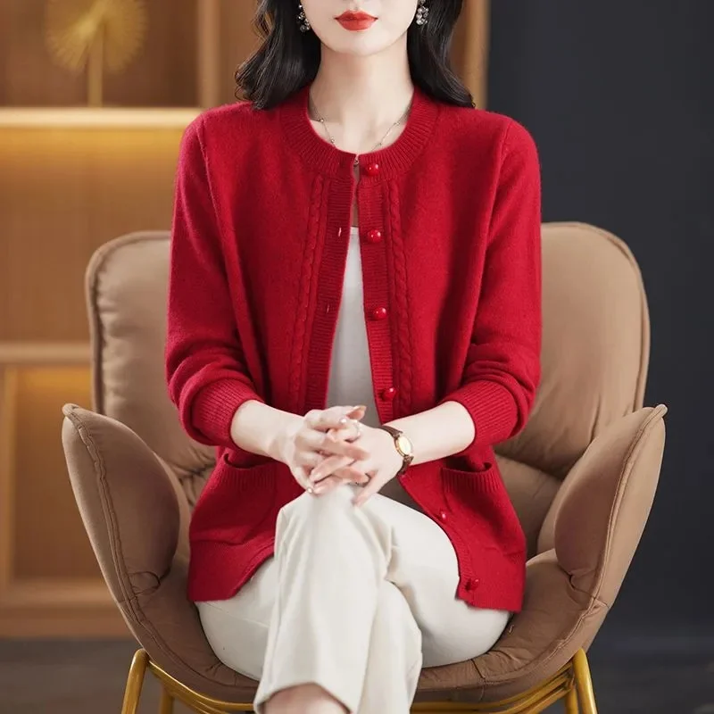 Кардиган для женщин, новый однобортный кардиган, свитер, пальто, женские свитера, свободное пальто больших размеров на весну и осень
Кардиган для женщин, новый однобортный кардиган, свитер, пальто, женские свитера, свободное пальто больших размеров на весну и осень