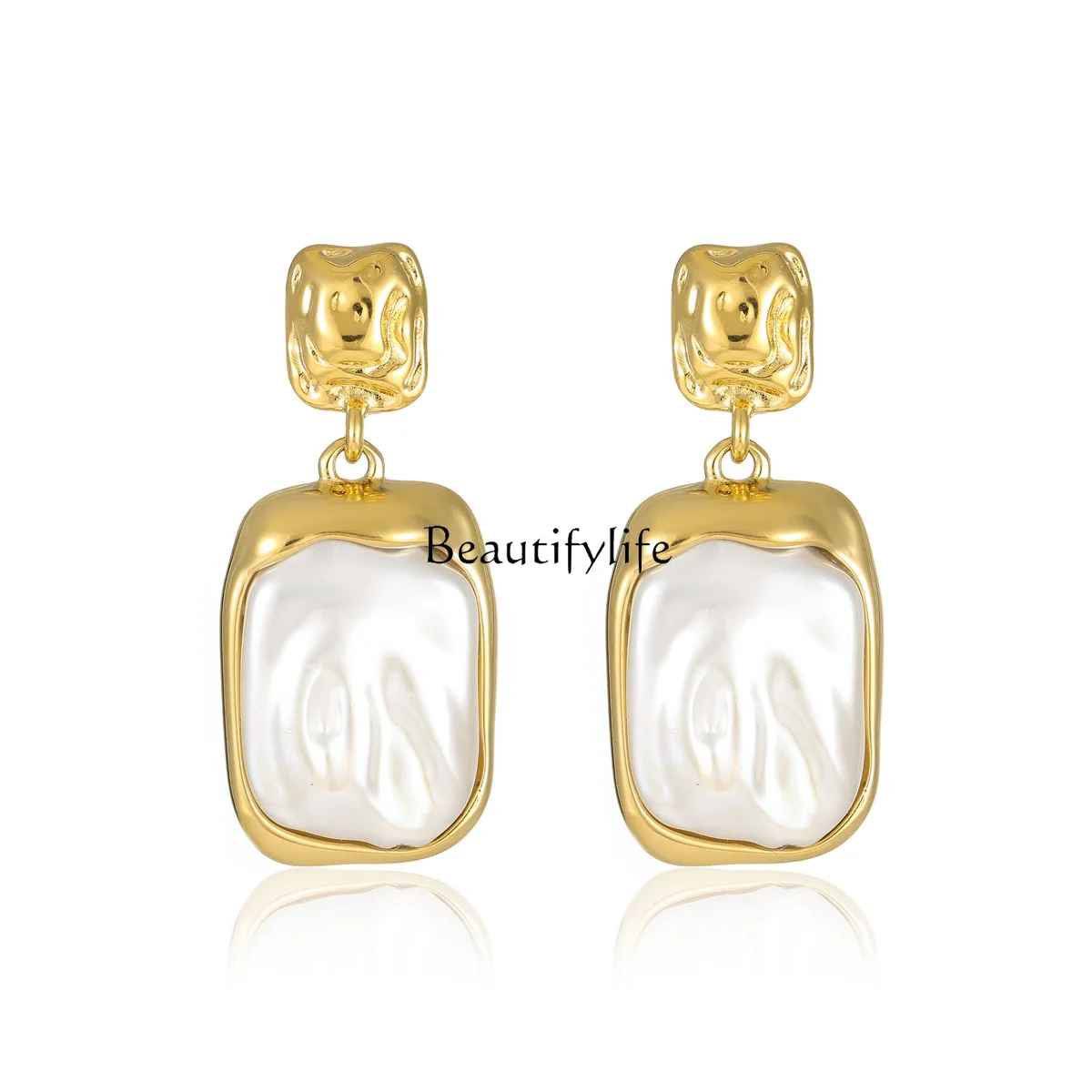 Stainless steel inlaid zircon earrings, simple and fashionable temperament, European and American wind titanium steel earrings
Stainless steel inlaid zircon earrings, simple and fashionable temperament, European and American wind titanium steel earrings