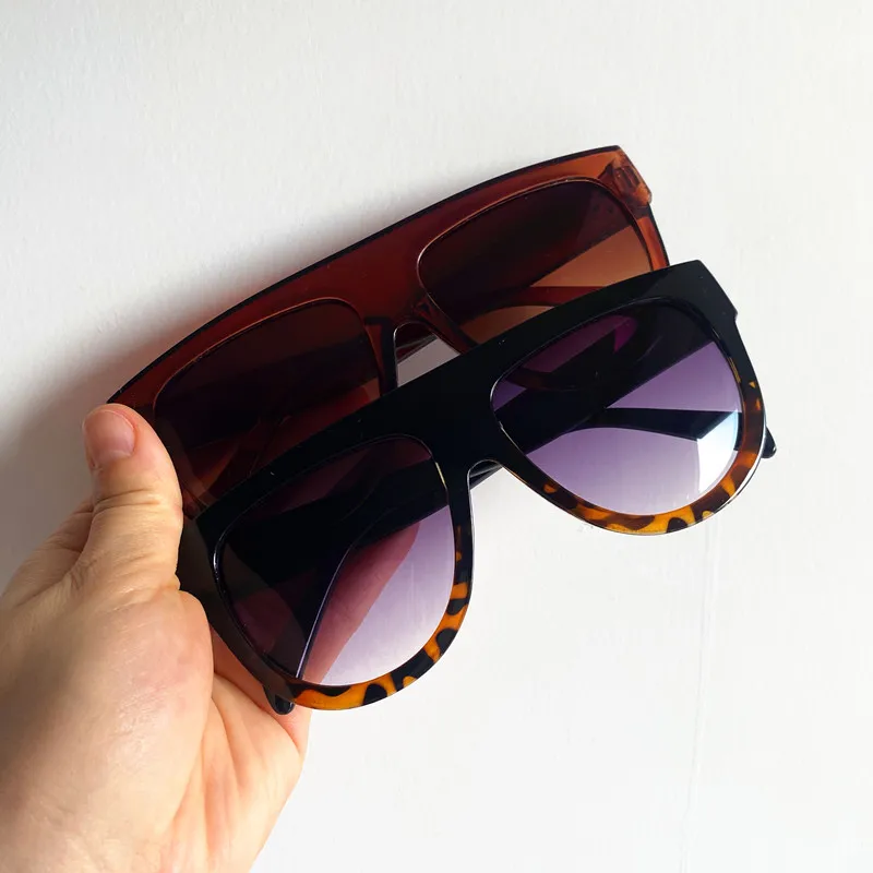 Fashion Sunglasses Women Sun Glasses Anti-UV Spectacles Retro Eyeglasses Oversize Frame Google Simplity Ornamental
Fashion Sunglasses Women Sun Glasses Anti-UV Spectacles Retro Eyeglasses Oversize Frame Google Simplity Ornamental