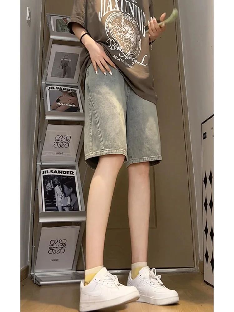 Летние тонкие свободные прямые джинсовые шорты-бриджи для подростков, повседневные спортивные, со средней посадкой, из смесового хлопка и полиэстера
Летние тонкие свободные прямые джинсовые шорты-бриджи для подростков, повседневные спортивные, со средней посадкой, из смесового хлопка и полиэстера