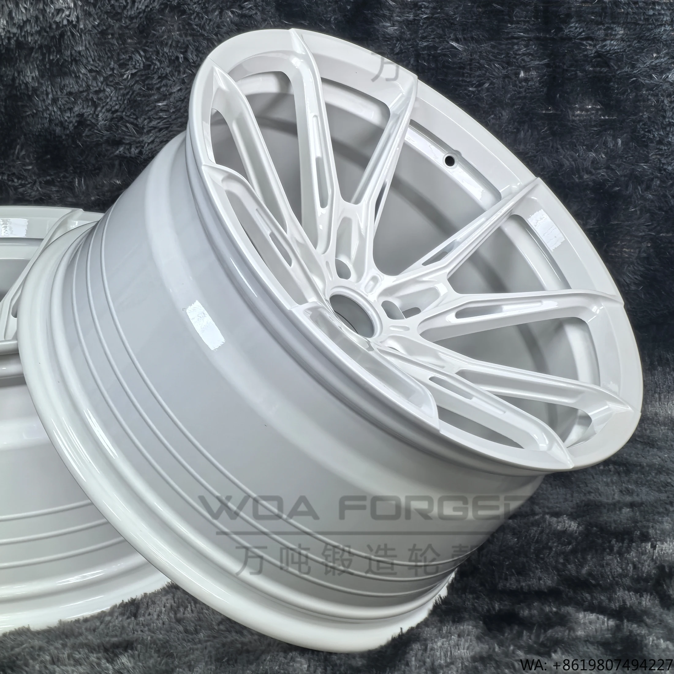 New R.2 FG Racing Car Stylish Muscular 18-22 Inch Forged Aluminum Chrome Polished Low Weight Passenger Car Wheels 5x114.3/5x120
New R.2 FG Racing Car Stylish Muscular 18-22 Inch Forged Aluminum Chrome Polished Low Weight Passenger Car Wheels 5x114.3/5x120