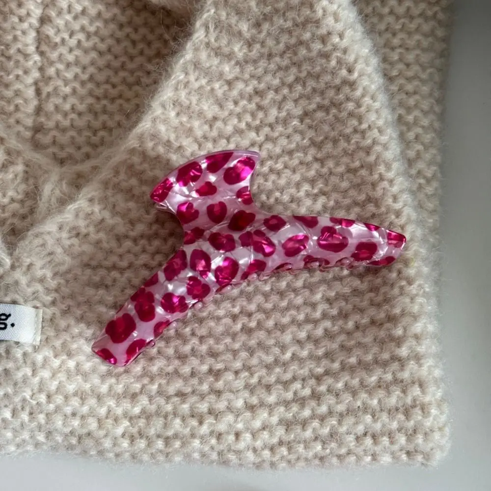 Elegant Pink Hair Claw Clip High Sense Sweet Luxury Hair Accessories Leopard Print Clip Women Accessories
Elegant Pink Hair Claw Clip High Sense Sweet Luxury Hair Accessories Leopard Print Clip Women Accessories