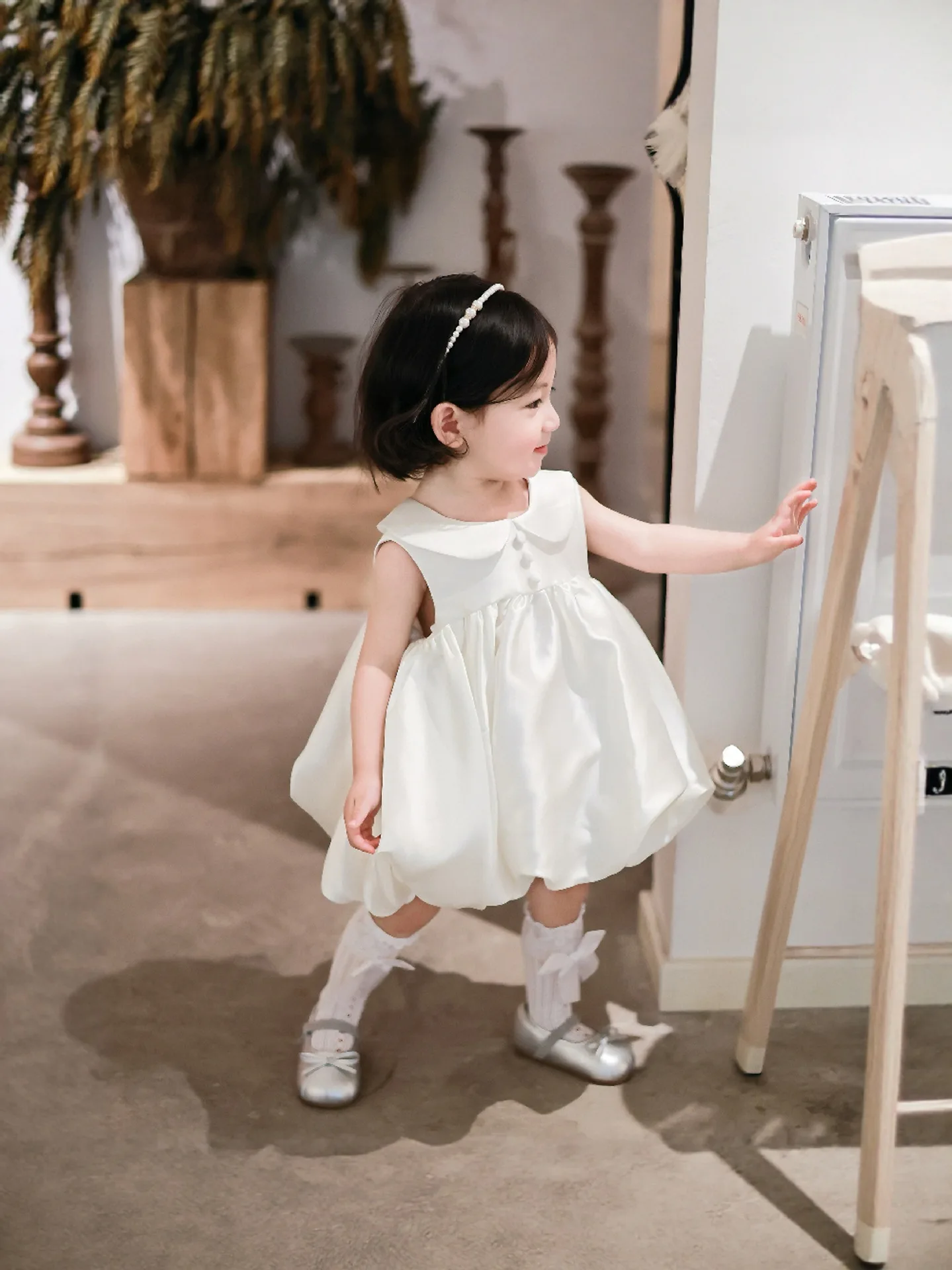 Custom Flower Girl Dress Wedding Gown Birthday Party Pageant Sleeveless Peter Pan Collar Satin Baby Dress فساتين اطفال
Custom Flower Girl Dress Wedding Gown Birthday Party Pageant Sleeveless Peter Pan Collar Satin Baby Dress فساتين اطفال