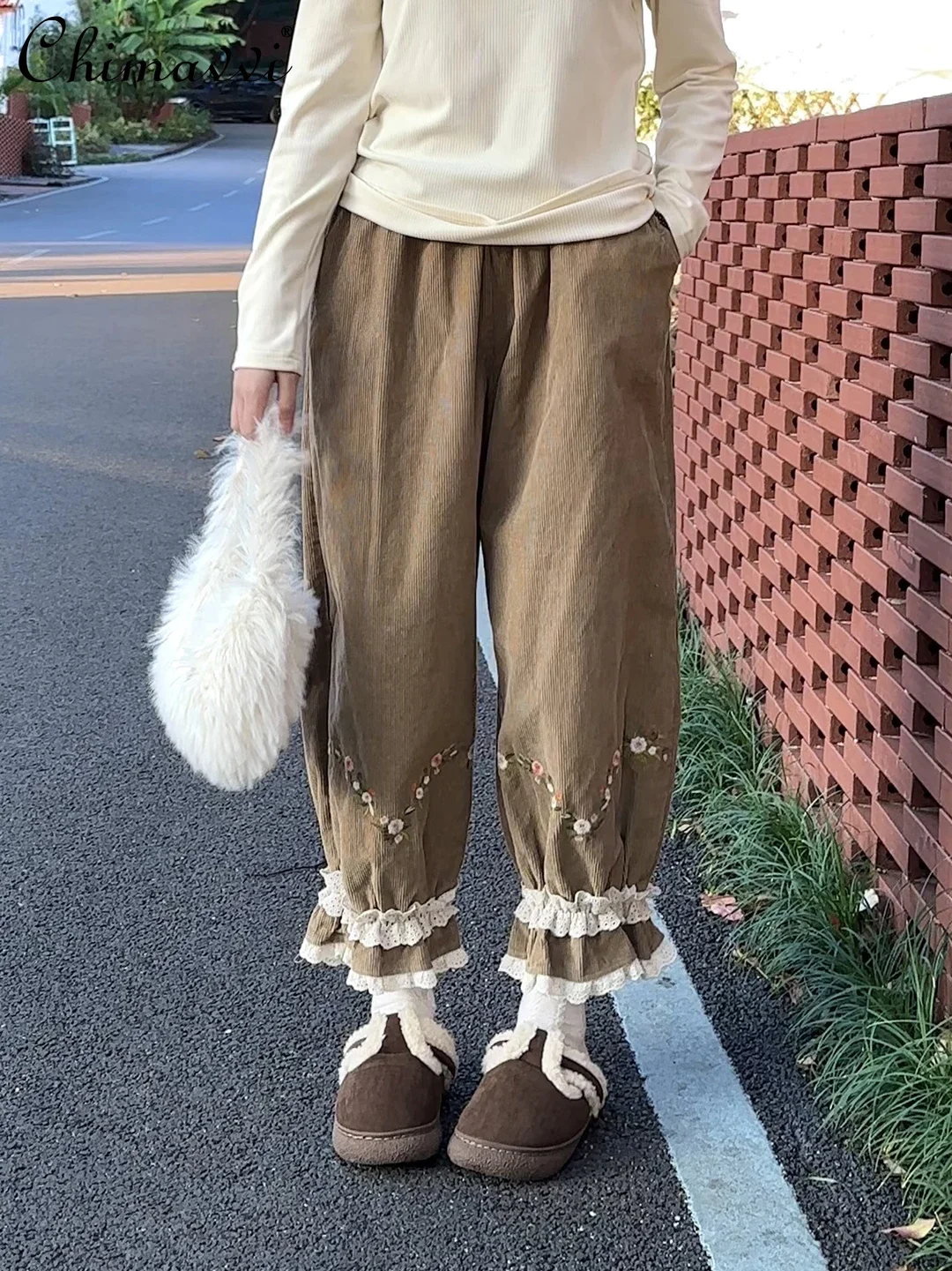 Japanese Sweet Girl Foot Embroidered Lace Casual Pants Autumn and Winter New Cute Kawaii Student Elastic Waist Corduroy Pants
Japanese Sweet Girl Foot Embroidered Lace Casual Pants Autumn and Winter New Cute Kawaii Student Elastic Waist Corduroy Pants