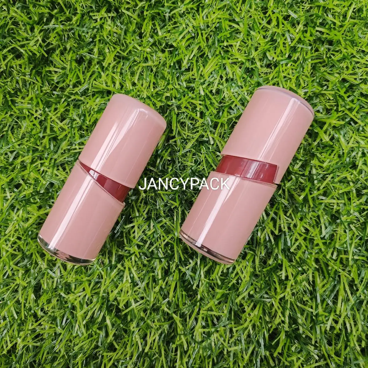 3.5ml unique pink Lip gloss Tubes new empty lipstick lip glaze bottle custom logo
3.5ml unique pink Lip gloss Tubes new empty lipstick lip glaze bottle custom logo