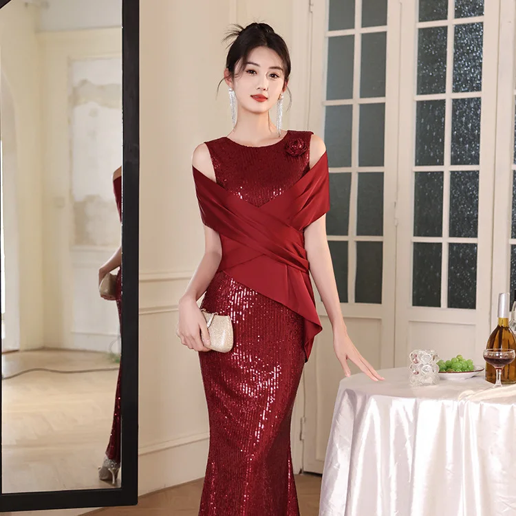Red Evening Gown Women's New Design Heavy Work Fish Tail Elegant Dinner Hostess Dress Glittering Long Skirt Style No Sleeve
Red Evening Gown Women's New Design Heavy Work Fish Tail Elegant Dinner Hostess Dress Glittering Long Skirt Style No Sleeve