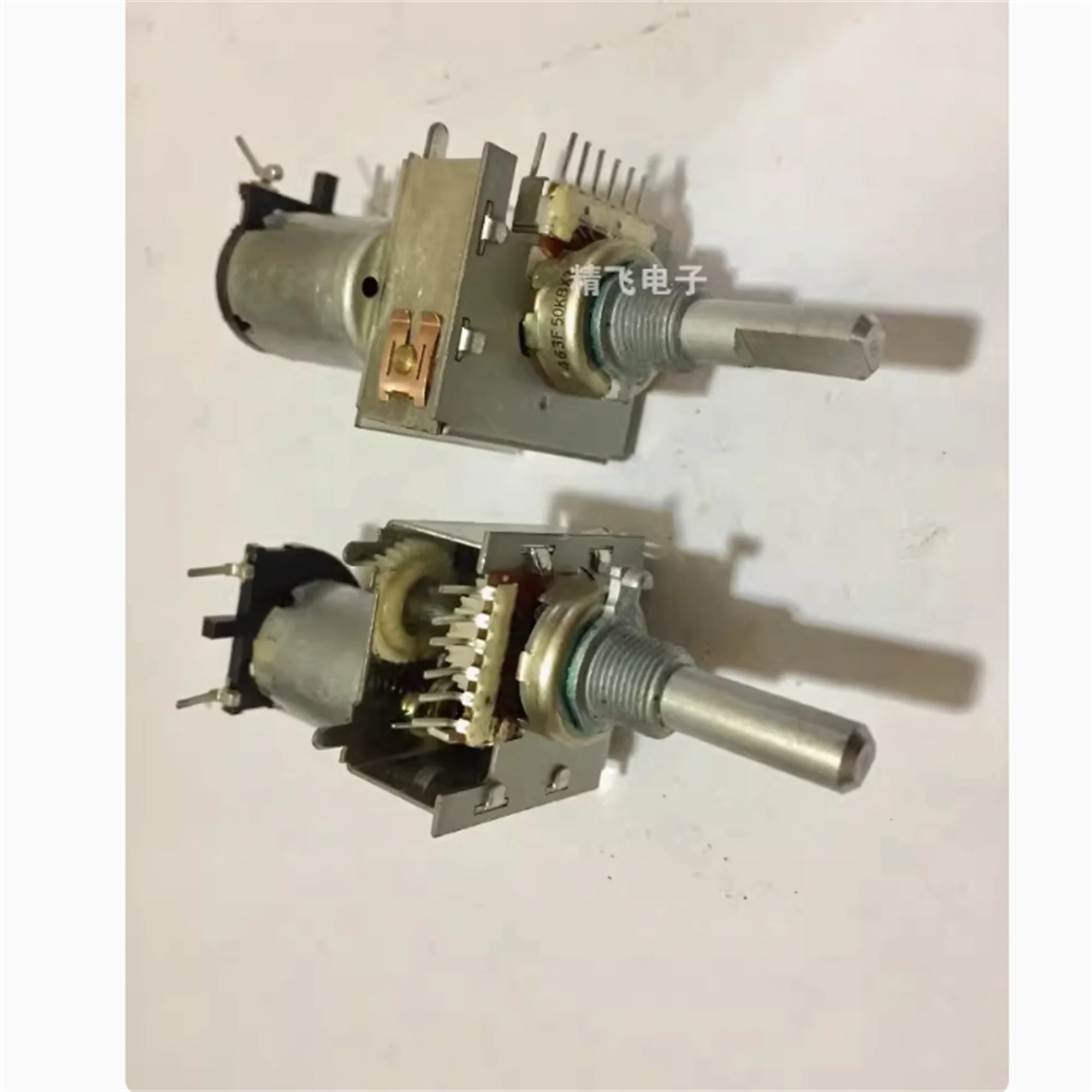 1 PCS Fuhua brand RK16 with drive motor potentiometer B50K * 2 axis length 25MM 7-pin
1 PCS Fuhua brand RK16 with drive motor potentiometer B50K * 2 axis length 25MM 7-pin