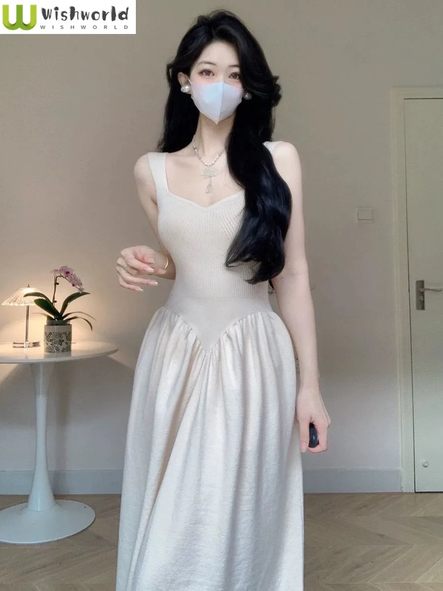 Summer New Sleeveless Dress Knitted Bottom Strap Skirt High Waist Slimming Style Show Off Thin V-neck A-line Skirt
Summer New Sleeveless Dress Knitted Bottom Strap Skirt High Waist Slimming Style Show Off Thin V-neck A-line Skirt