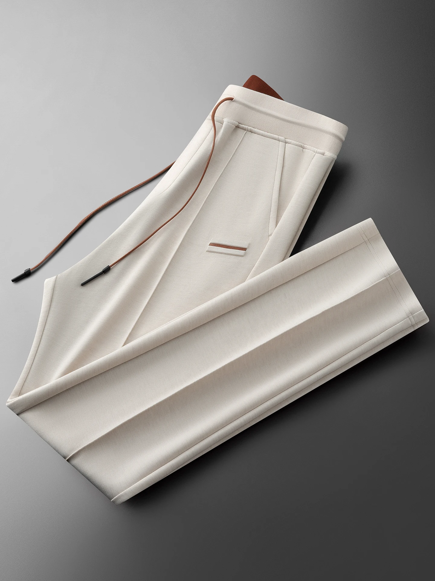 Итальянские мужские брюки прямого кроя Slim Fit из смесовой шелковой шерсти, повседневные, люксовые, цветные, спортивные, городской стиль, весна-осень
Итальянские мужские брюки прямого кроя Slim Fit из смесовой шелковой шерсти, повседневные, люксовые, цветные, спортивные, городской стиль, весна-осень