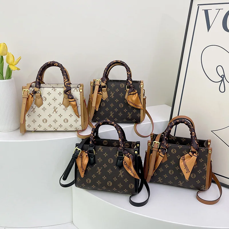 SS 2025 Monogram Shoulder Crossbody Bag Women's Hand Carry European Vintage Fashion Purse
SS 2025 Monogram Shoulder Crossbody Bag Women's Hand Carry European Vintage Fashion Purse