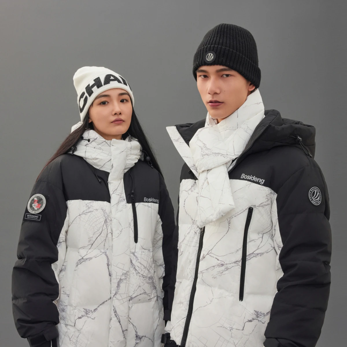 BOSIDENG 90% пуховик для мужчин и женщин Зимняя куртка Пуховик утепленная теплая верхняя одежда Куртка-пуховик
BOSIDENG 90% пуховик для мужчин и женщин Зимняя куртка Пуховик утепленная теплая верхняя одежда Куртка-пуховик