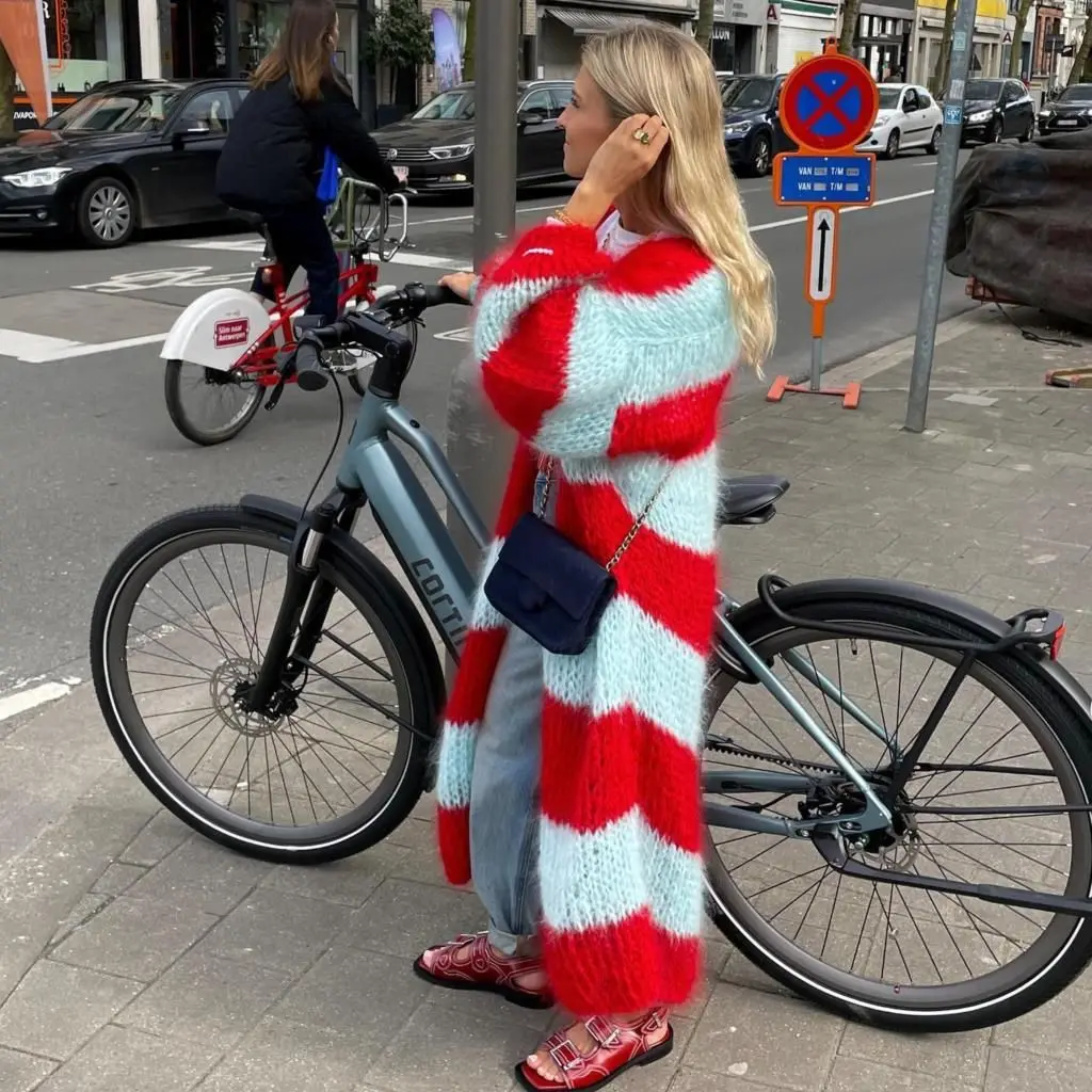 Autumn 2023 Women's Long Sve Contrast Stripe Lazy Sweater Coat Street Sle Loose Fit Polyester Fiber Open Cardigan
Autumn 2023 Women's Long Sve Contrast Stripe Lazy Sweater Coat Street Sle Loose Fit Polyester Fiber Open Cardigan