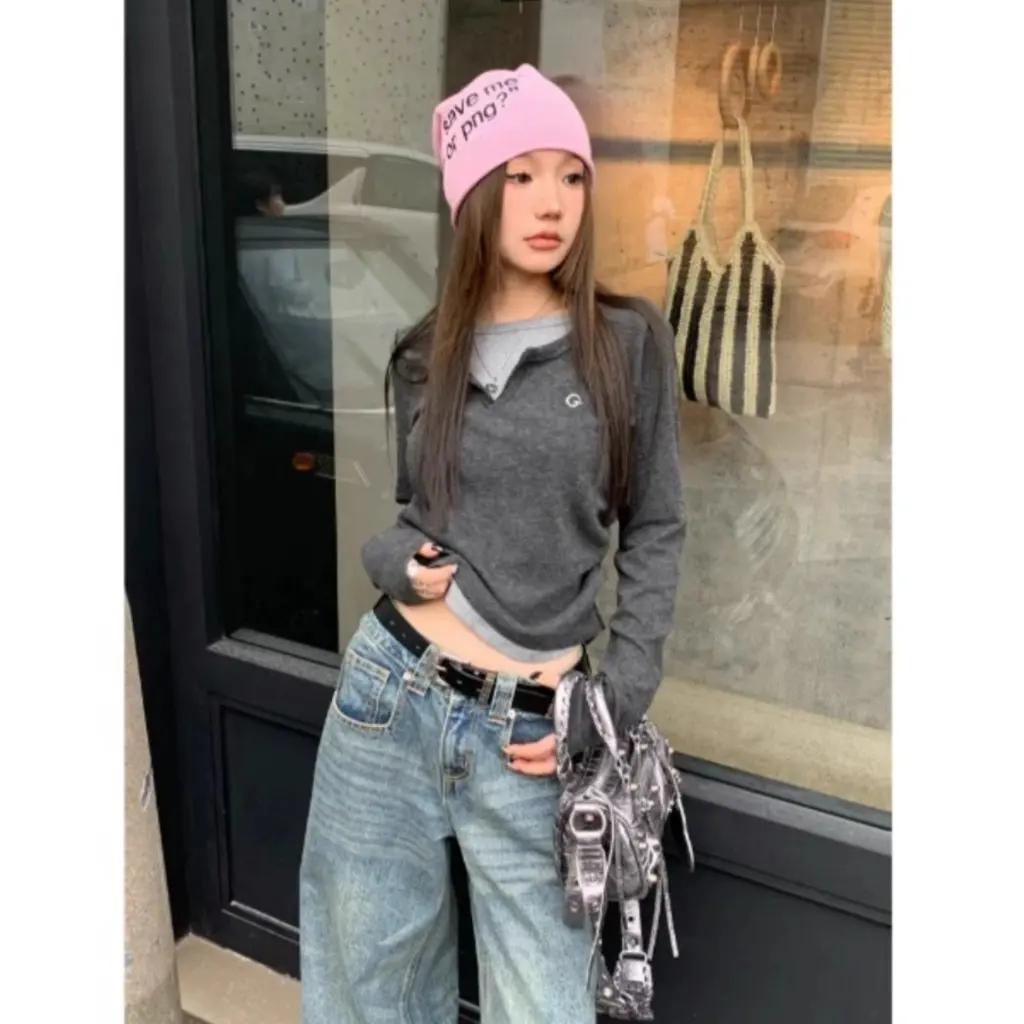 Women's Slim-fit Long-sleeved T-shirt American Style Retro Base Top Fake Two-piece Base Shirt for Autumn And Winter Inner Wear
Women's Slim-fit Long-sleeved T-shirt American Style Retro Base Top Fake Two-piece Base Shirt for Autumn And Winter Inner Wear