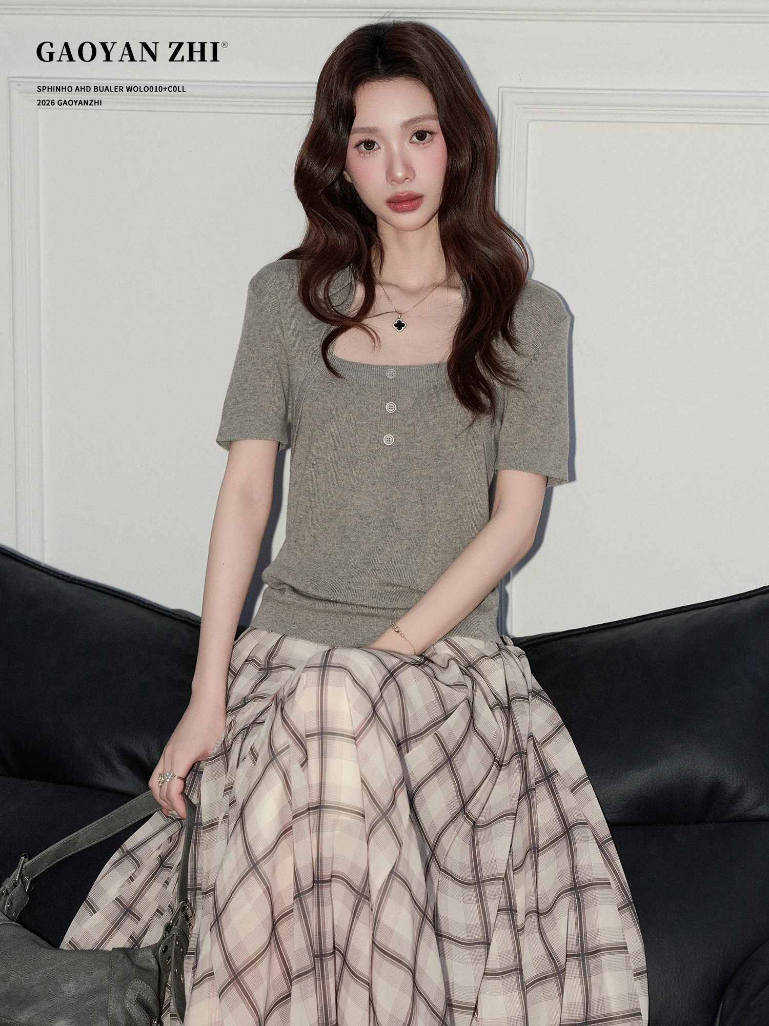 Gray Square Collar Knitted Short Sleeve Women's Top Slimming Commute Casual Style Soft Fabric Breathable Comfortable Fit
Gray Square Collar Knitted Short Sleeve Women's Top Slimming Commute Casual Style Soft Fabric Breathable Comfortable Fit