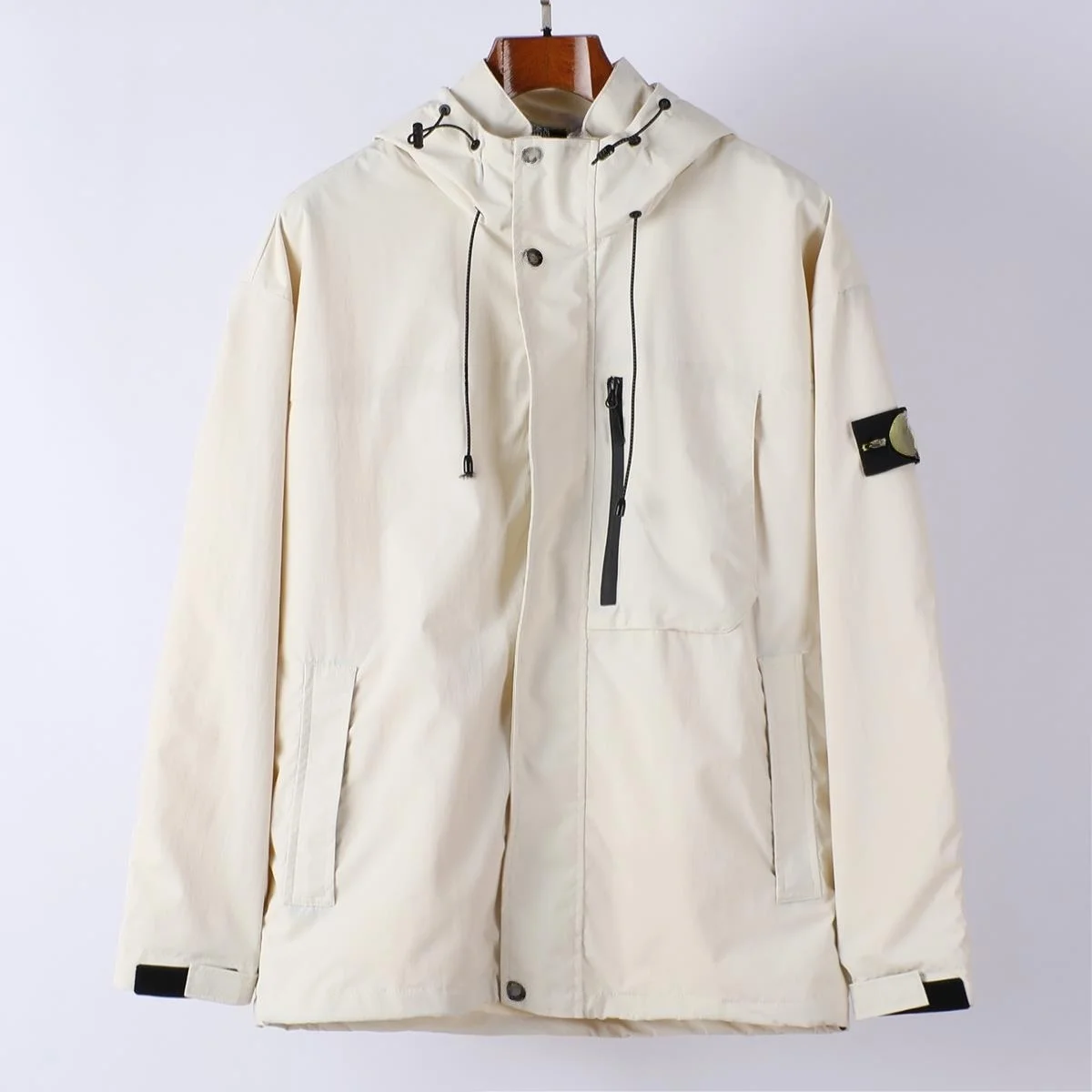 Куртка 24SS 4581 стандартного кроя с длинными рукавами и капюшоном для женщин среднего и пожилого возраста, осенне-зимняя, из искусственной кожи
Куртка 24SS 4581 стандартного кроя с длинными рукавами и капюшоном для женщин среднего и пожилого возраста, осенне-зимняя, из искусственной кожи
