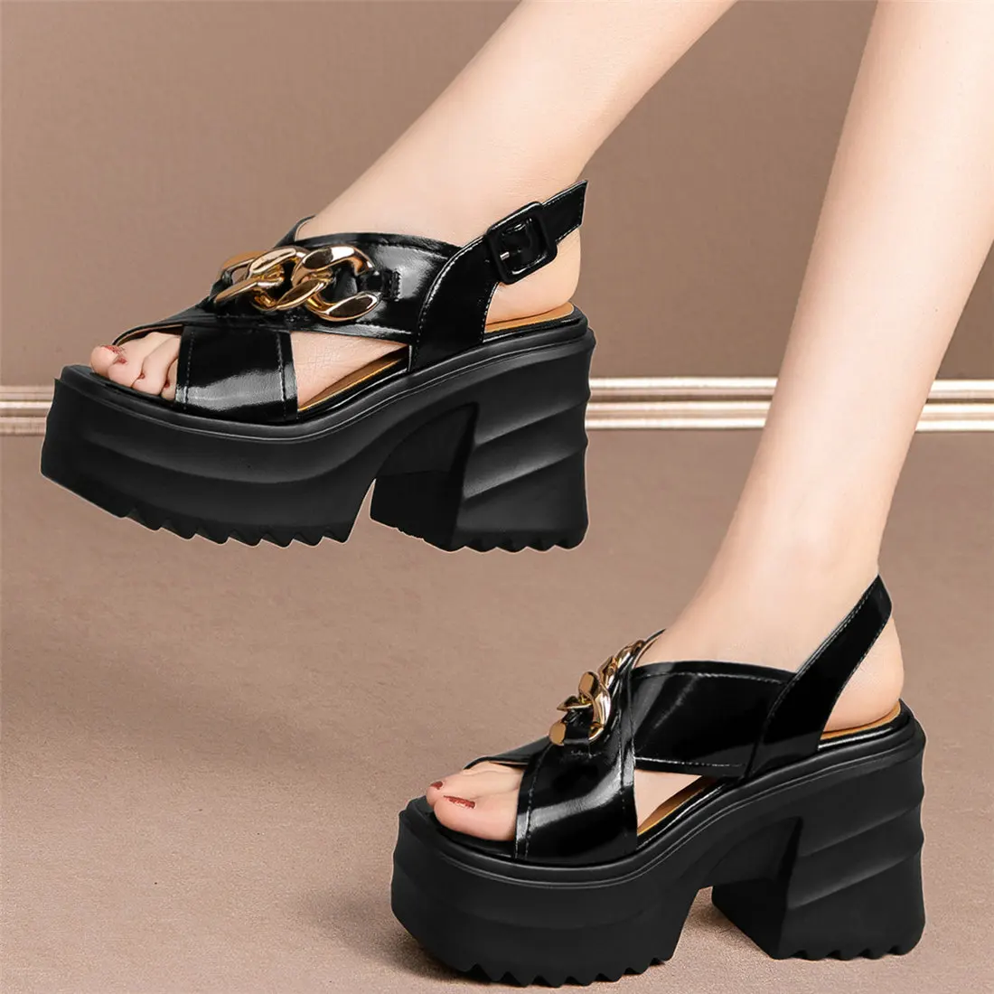Fashion Sneakers Women Genuine Leather Chunky High Heels Gladiator Sandals Female Summer Back Strap Platform Pumps Casual Shoes
Fashion Sneakers Women Genuine Leather Chunky High Heels Gladiator Sandals Female Summer Back Strap Platform Pumps Casual Shoes