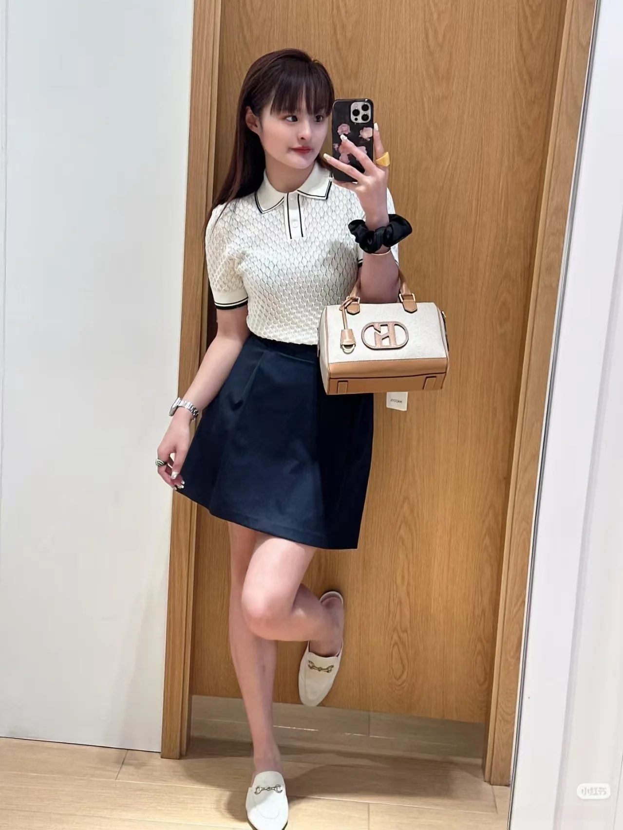 Elegant Minimalist Color Block Shirt Women's Summer Short Sleeve Knitted T-Shirt Commute Fashion Top Straight Cut Basic
Elegant Minimalist Color Block Shirt Women's Summer Short Sleeve Knitted T-Shirt Commute Fashion Top Straight Cut Basic
