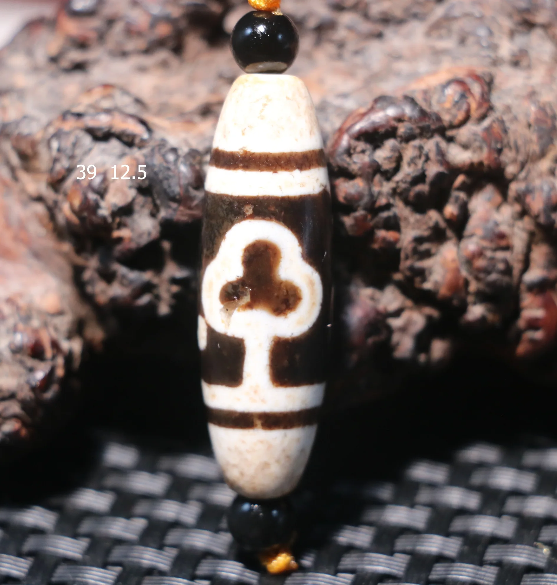 Magic Energy Tibetan Old Agate Mercy Bodhi Tree Leaf dZi Bead Totem 5A Amulet Fit For Making Bracelet TIMESTOWN UPD240809A01
Magic Energy Tibetan Old Agate Mercy Bodhi Tree Leaf dZi Bead Totem 5A Amulet Fit For Making Bracelet TIMESTOWN UPD240809A01