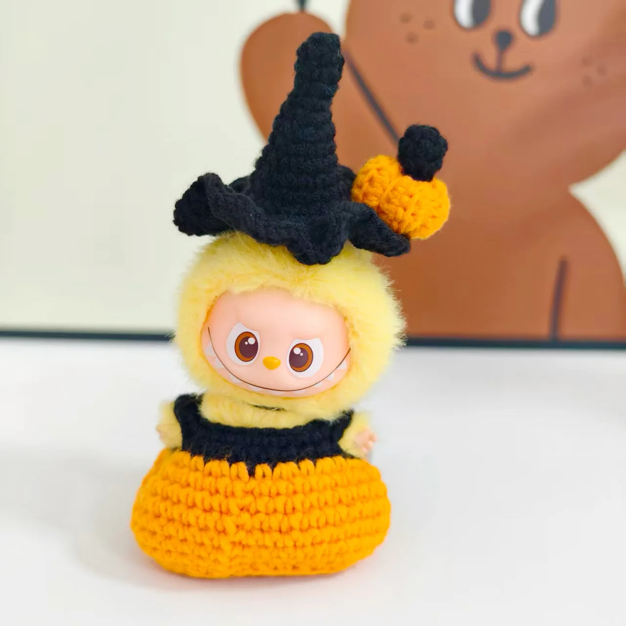 Одежда для LABUBU 4.0 Gen (10 см Mini): новый вязаный кукольный наряд на Хэллоуин — комплект юбки на подтяжках с тыквой ручной работы
Одежда для LABUBU 4.0 Gen (10 см Mini): новый вязаный кукольный наряд на Хэллоуин — комплект юбки на подтяжках с тыквой ручной работы