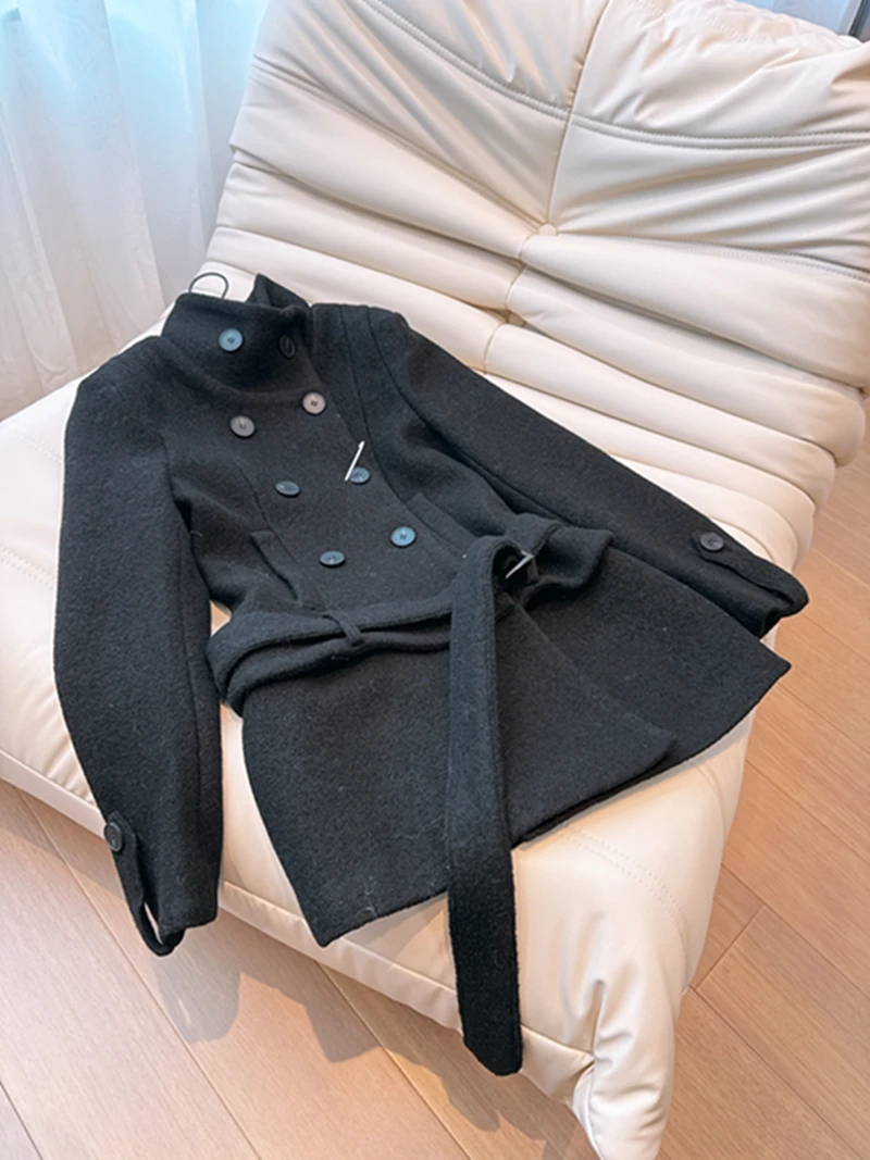 Retro Tweed 00 Wool Stand Collar Double Buttoned Waist Cinch New Autumn Winter Woolen Versatile Coat Women's Faion Hanfu S...
Retro Tweed 00 Wool Stand Collar Double Buttoned Waist Cinch New Autumn Winter Woolen Versatile Coat Women's Faion Hanfu S...