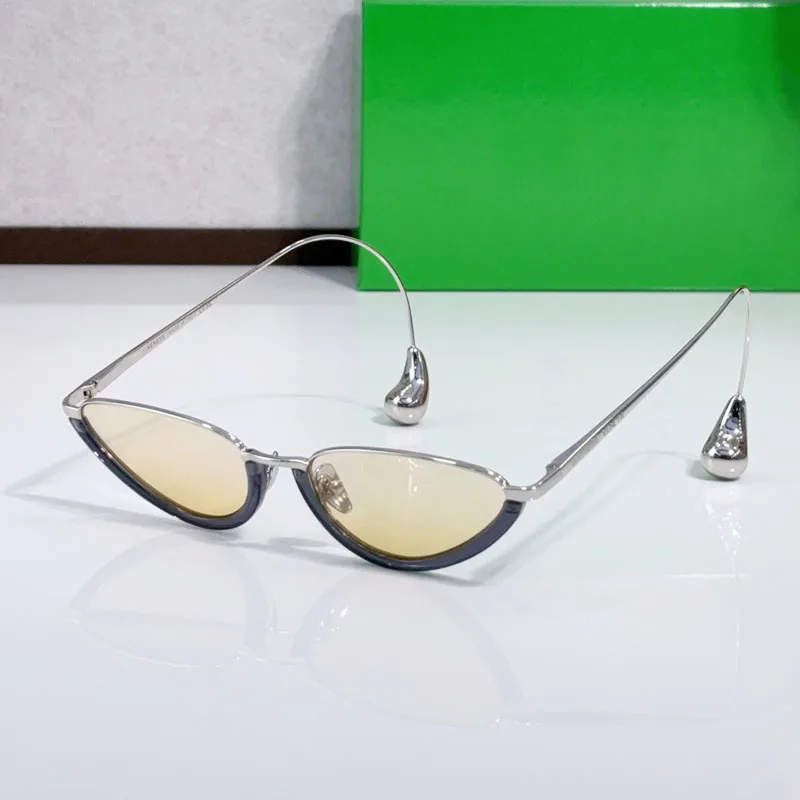 Unique Designer Top Cat Eye Luxury Women's Sunglasses Men Alloy Luxury Brand Quality Classical UV400 Prescription with Case
Unique Designer Top Cat Eye Luxury Women's Sunglasses Men Alloy Luxury Brand Quality Classical UV400 Prescription with Case
