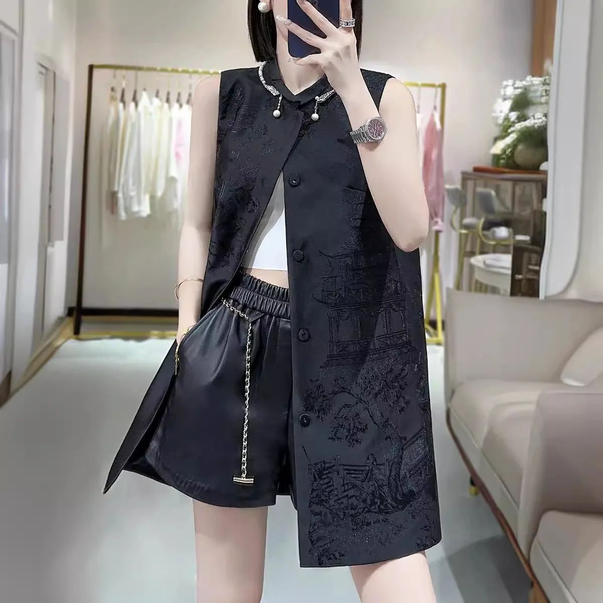 High-end Spring Summer Silk Wool Vest Top Chinese Style Retro Embroidery Pavilion of Mist and Rain Elegant Lady Vest Female S-XL
High-end Spring Summer Silk Wool Vest Top Chinese Style Retro Embroidery Pavilion of Mist and Rain Elegant Lady Vest Female S-XL