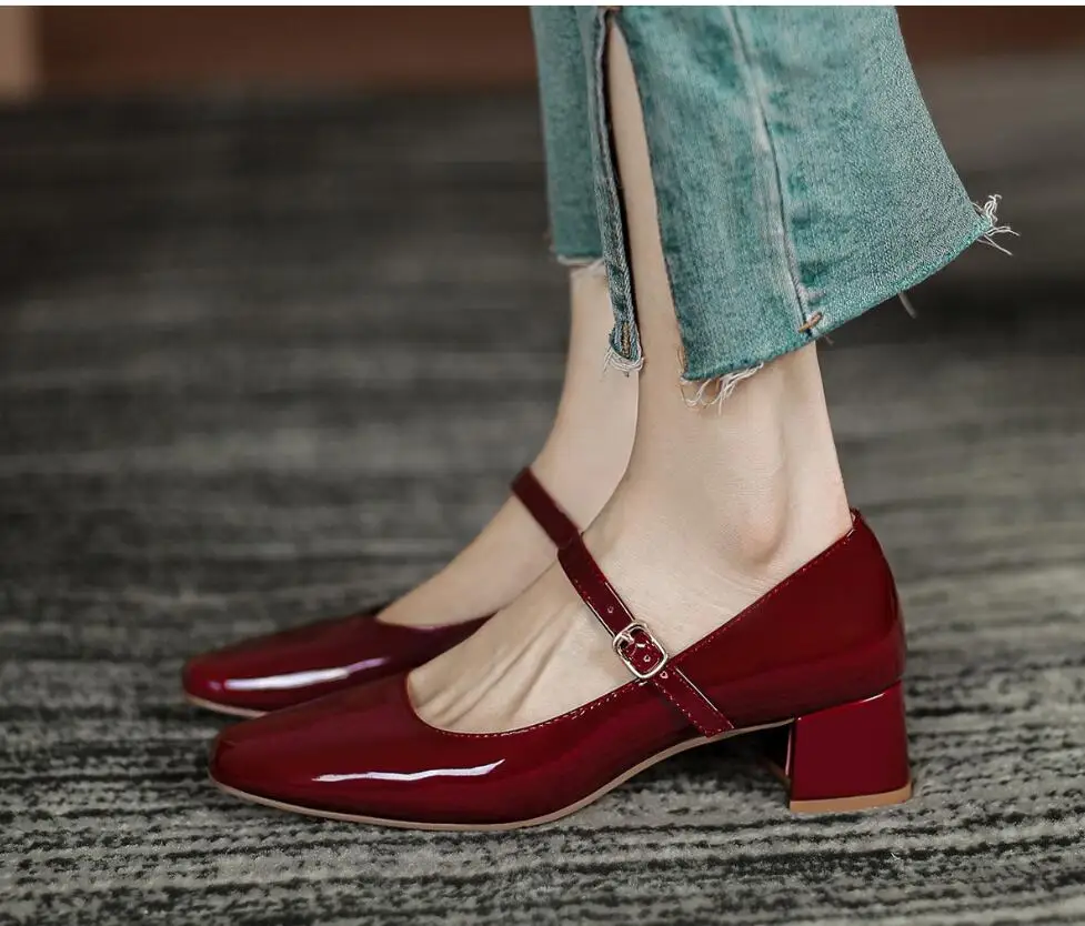 Fashion Summer Spring Autumn Women Fashion Buckle Shoes Patent Leather Dress Square Head Square Heel Solid Color Women's Shoes
Fashion Summer Spring Autumn Women Fashion Buckle Shoes Patent Leather Dress Square Head Square Heel Solid Color Women's Shoes