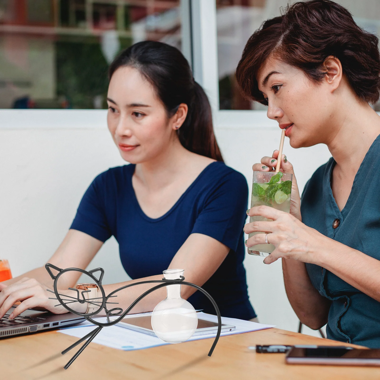 1Pcs Iron Art Glass Vase Cat Shape Design Desktop Flower Pot Home Decor Hydroponic Planter Hydroponics Vase Home Decor
1Pcs Iron Art Glass Vase Cat Shape Design Desktop Flower Pot Home Decor Hydroponic Planter Hydroponics Vase Home Decor