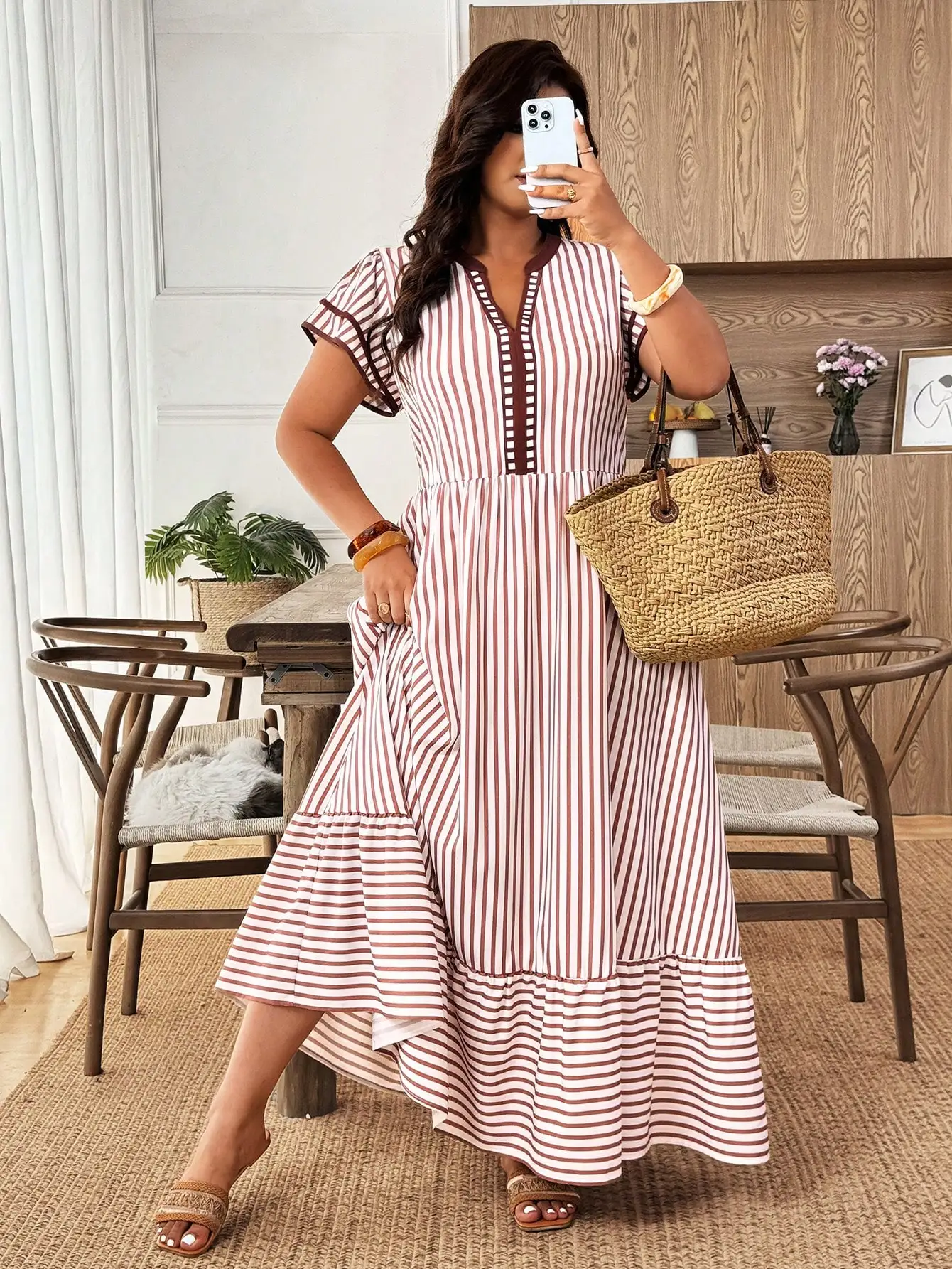 Plus Size Women Casual Striped V-Neck Contrast Trim Flare Sleeve Maxi Dress For Spring Summer
Plus Size Women Casual Striped V-Neck Contrast Trim Flare Sleeve Maxi Dress For Spring Summer