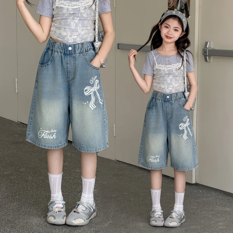 Women's light wash denim pants with letter bow print elastic waist loose, wide leg children's shorts below the knee
Women's light wash denim pants with letter bow print elastic waist loose, wide leg children's shorts below the knee